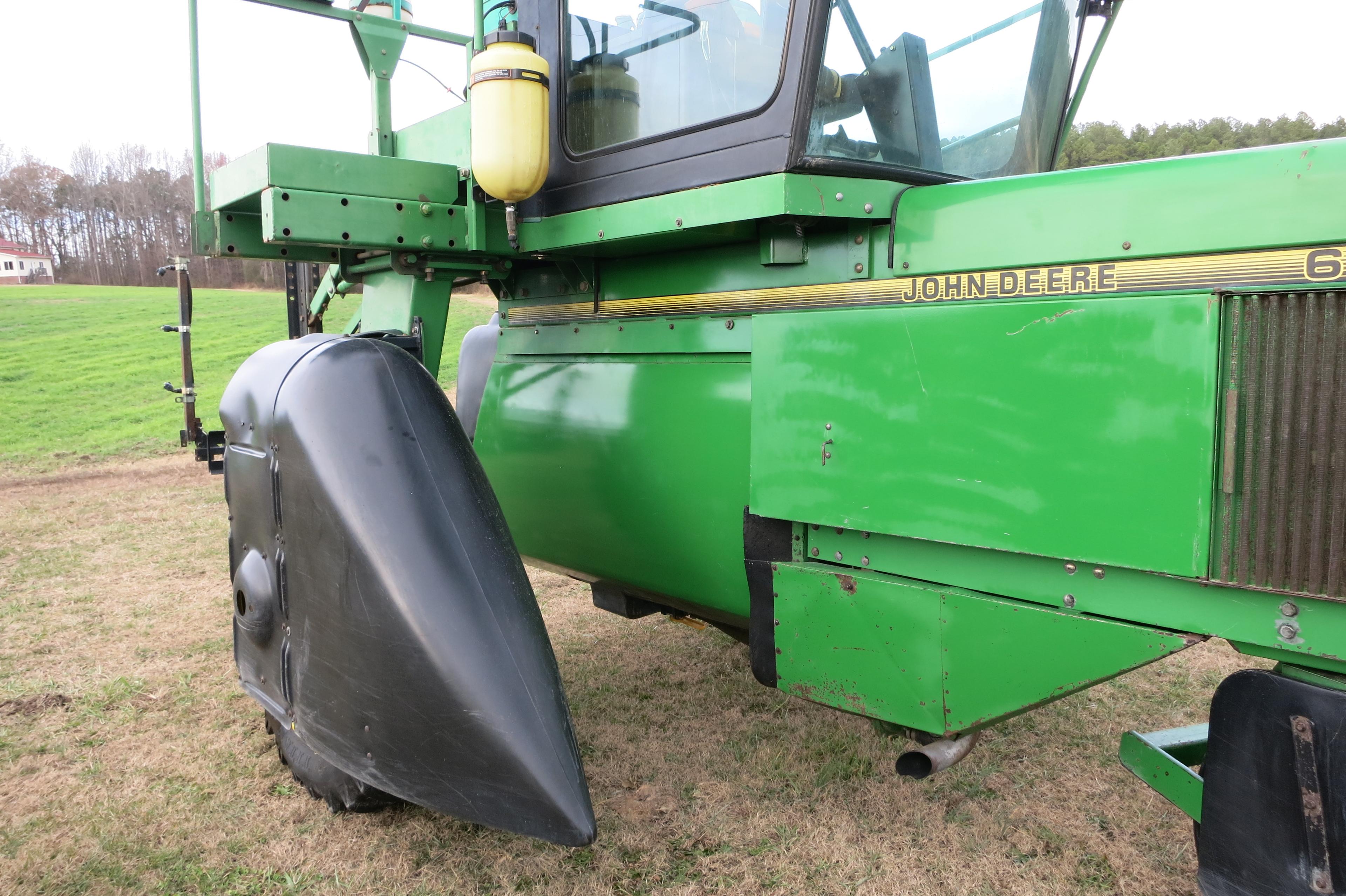 JD 6100 SPRAYER, CAB, JD RATE CONTROL, 4148 MILES, SN:4065, SELLS W/ 4R & 8R BOOM (ALL NEW AC)