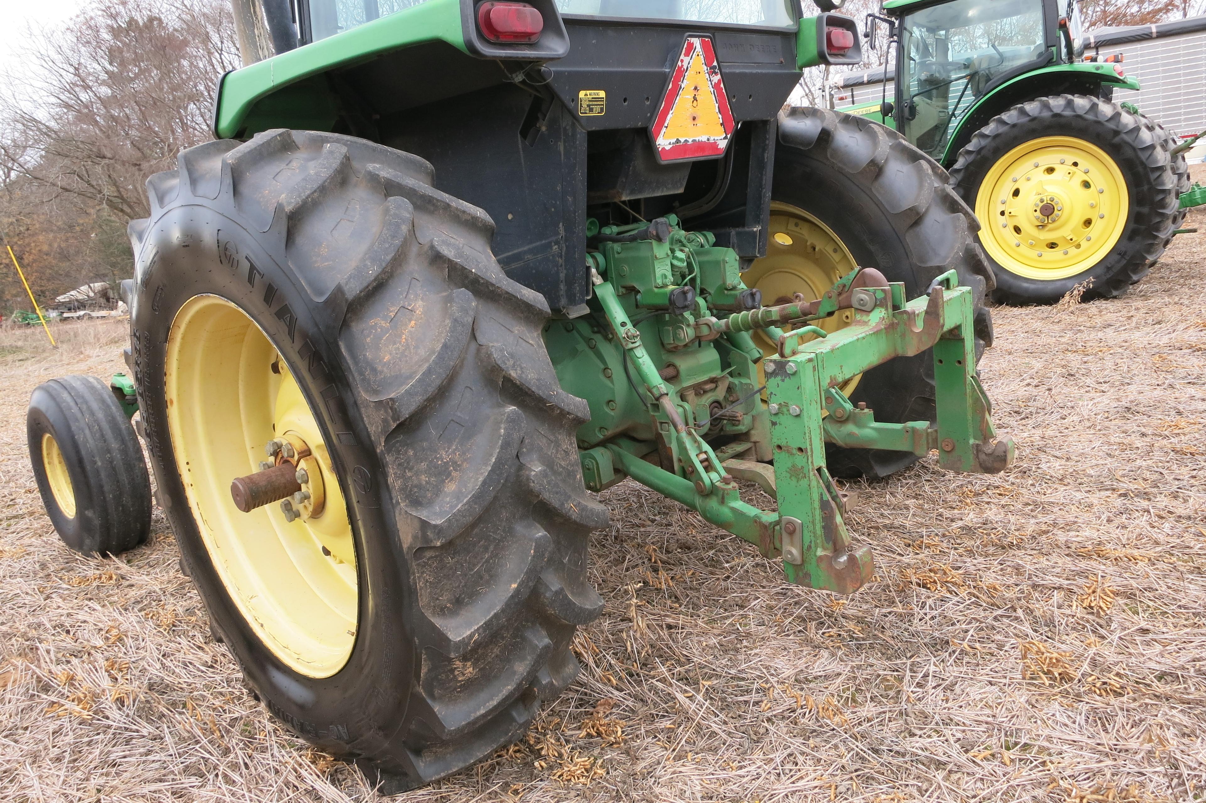 JD 4255 CAB, DSL, 15-SPEED POWERSHIFT TRANS, DUAL REMOTES, NEW REAR TIRES, SN: 11655, 9200 HRS (1-OW