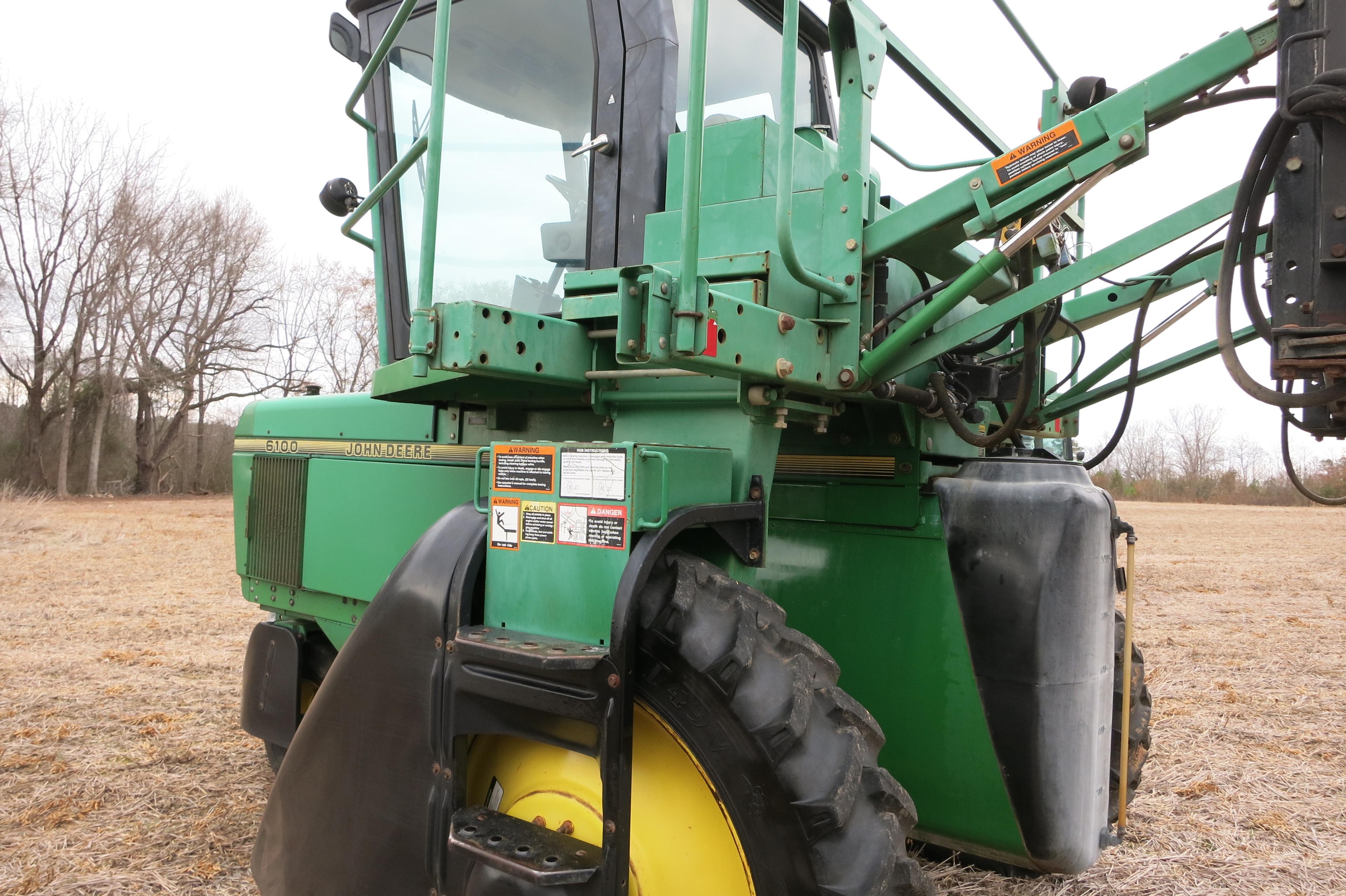 JD 6100 SPRAYER, JD RATE CONTROLLER, SN: 2015, 3895 HRS (BOUGHT NEW TO THIS FARM)