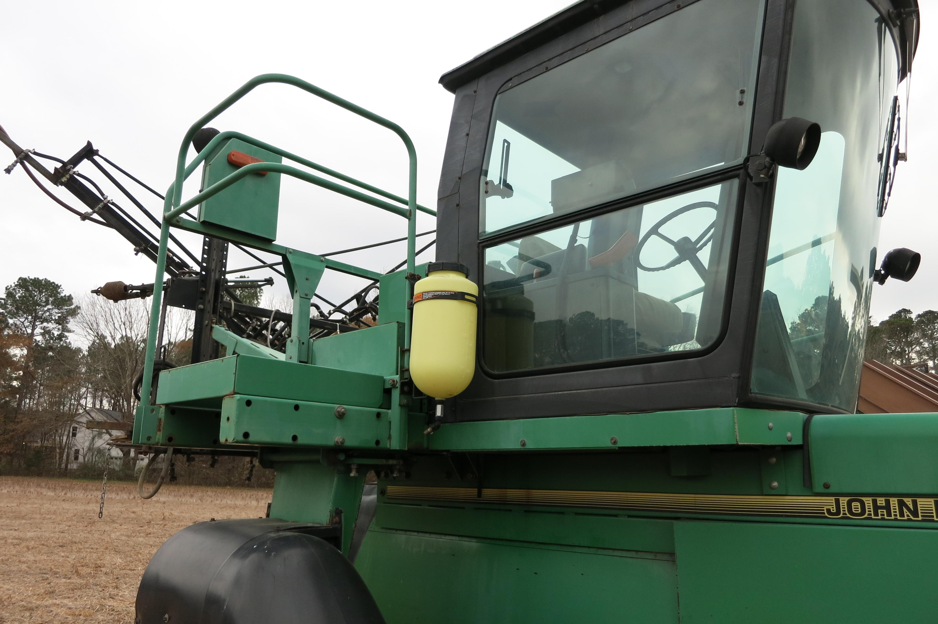 JD 6100 SPRAYER, JD RATE CONTROLLER, SN: 2015, 3895 HRS (BOUGHT NEW TO THIS FARM)