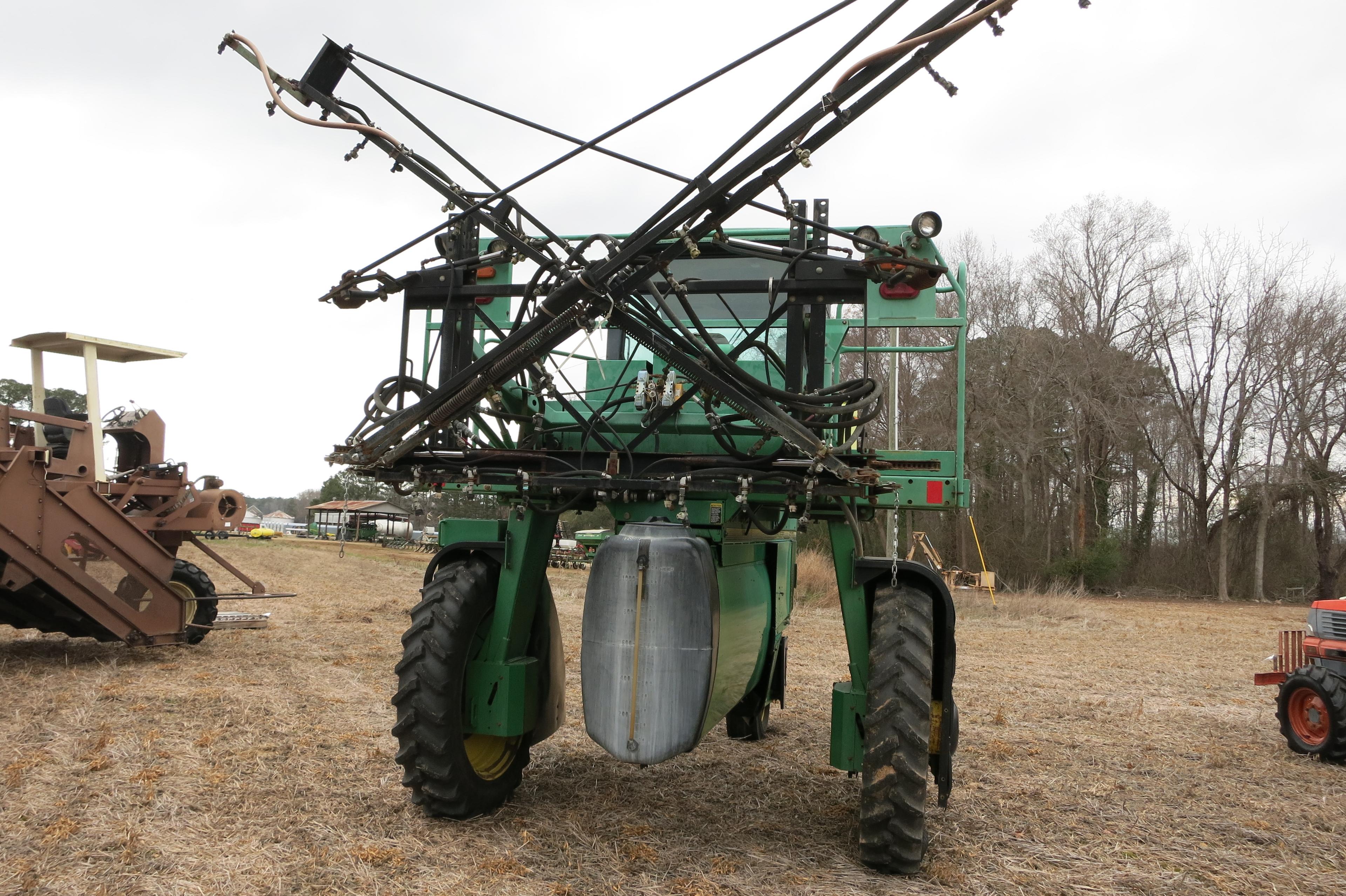 JD 6100 SPRAYER, JD RATE CONTROLLER, SN: 2015, 3895 HRS (BOUGHT NEW TO THIS FARM)