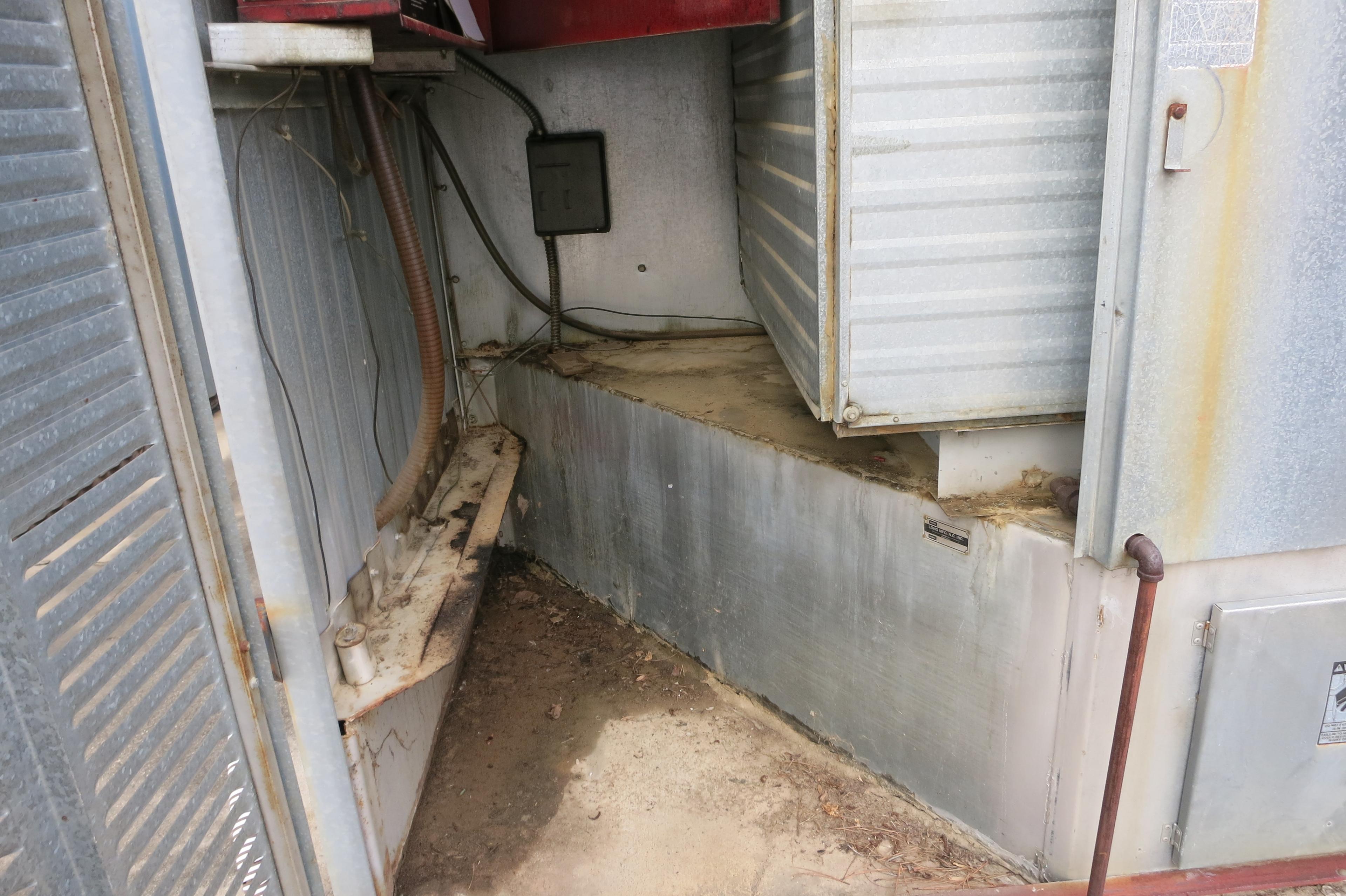 LONG 10-BOX ALL METAL BARN, SINGLE PHASE, LP GAS, CURECO CONTROLS, EVANS HEAT EXCHANGER