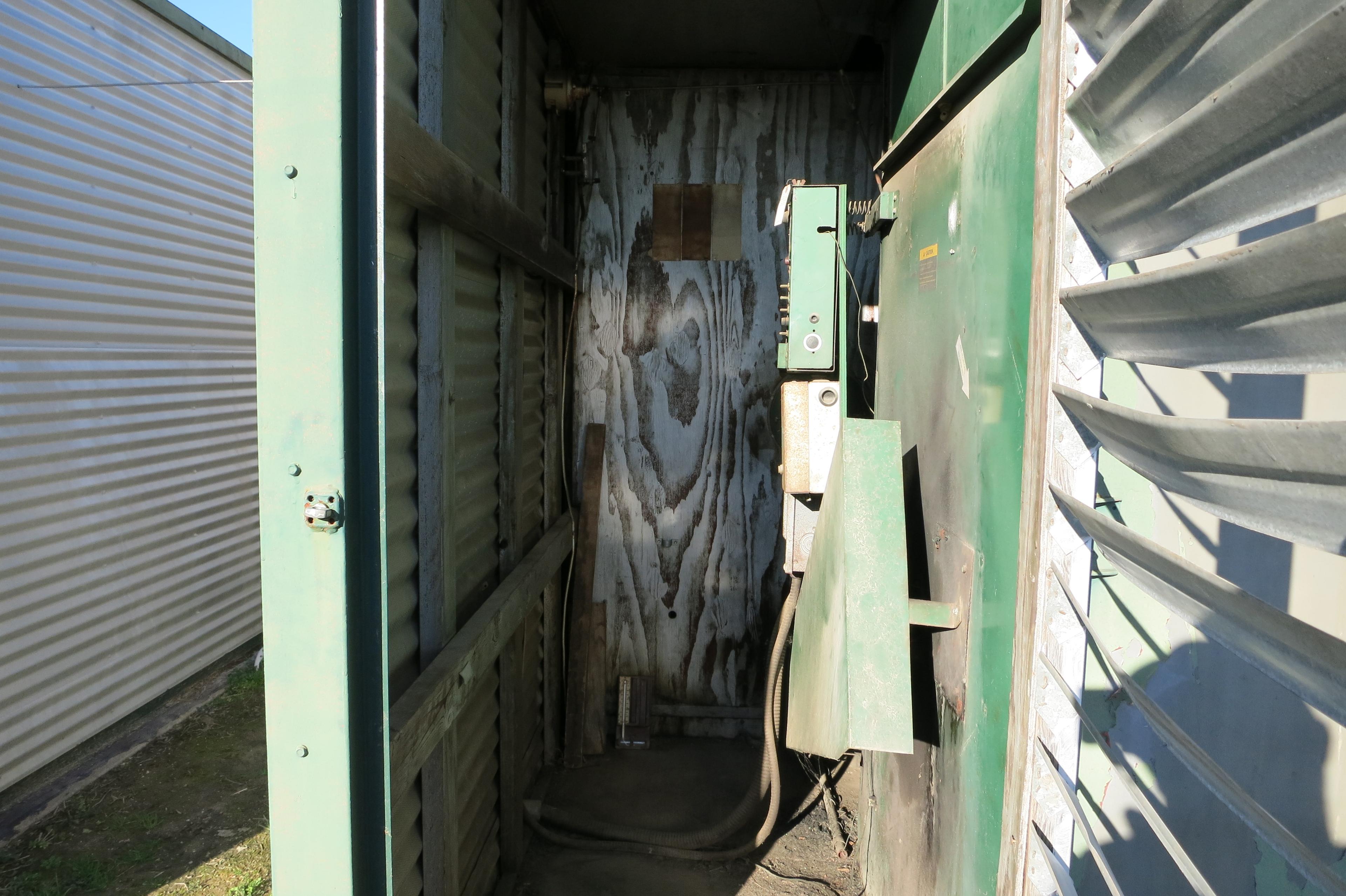 POWELL 9 BOX BARN, WOOD FRAME, 3 PHASE, WHITFIELD HEAT EXCHANGERS, BOUGHT NEW, GOOD BOXES, CALL BENN