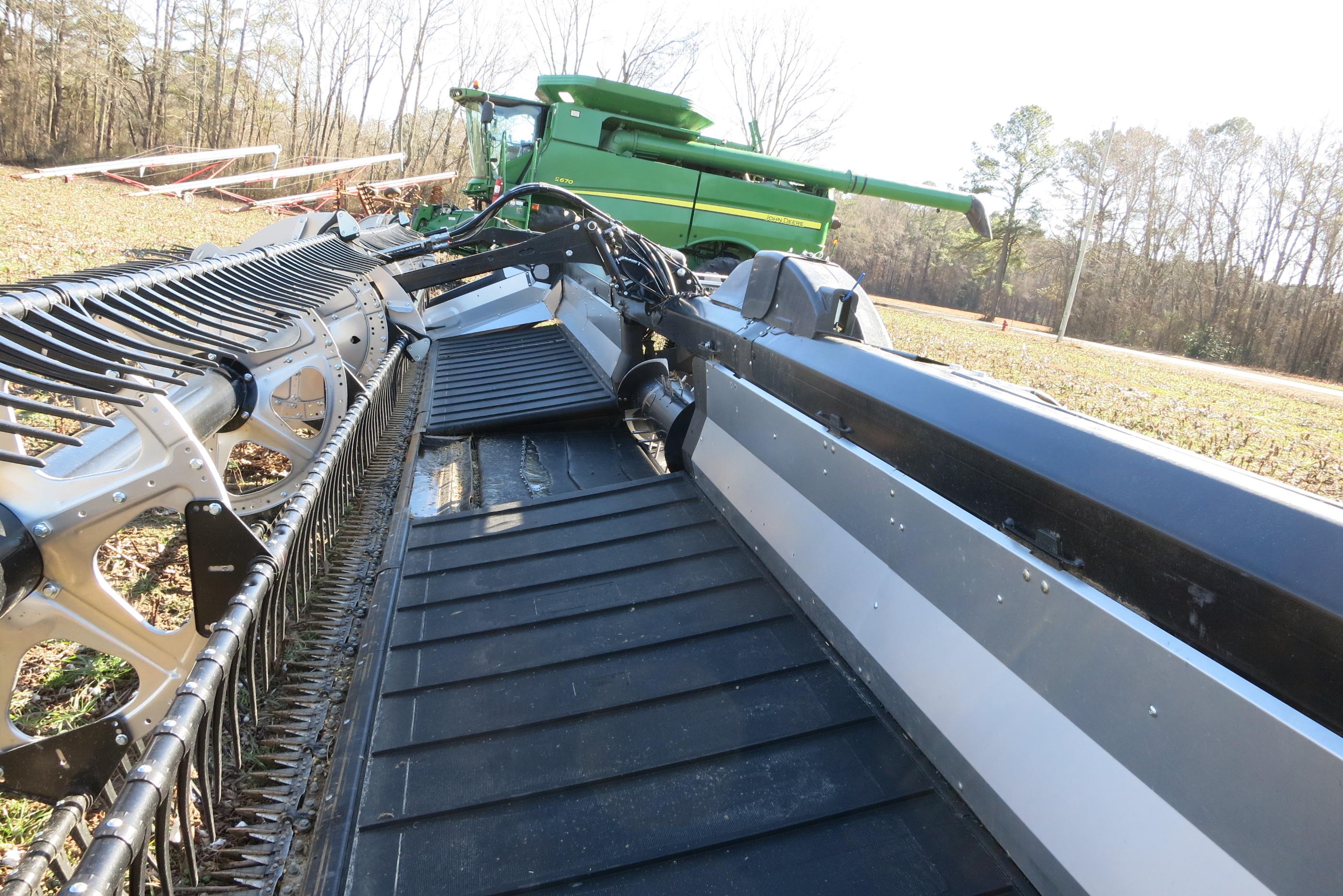 MACDON FD235, 35' DRAPER HEAD, (2023 MODEL LIKE NEW) SN:452834-23