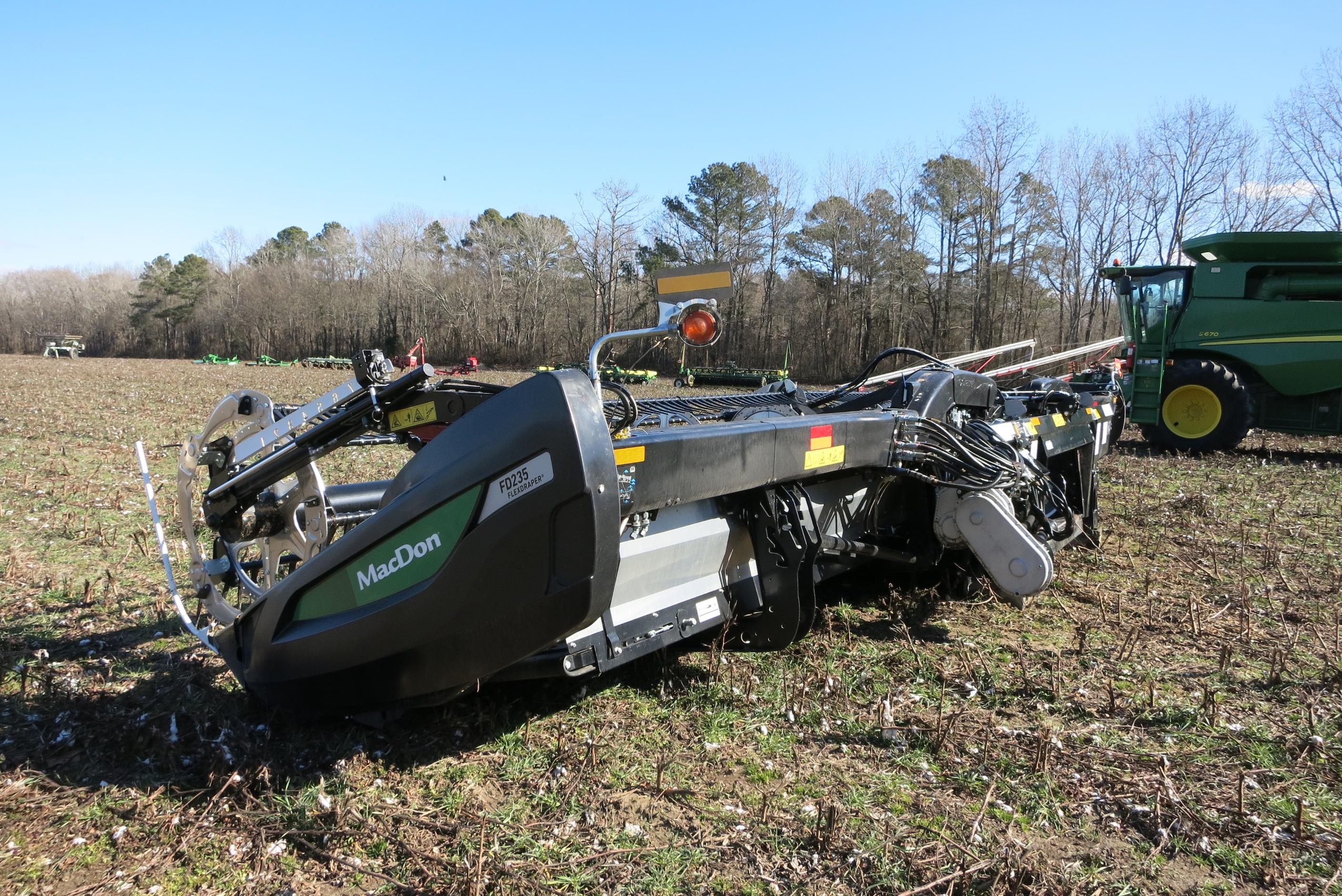 MACDON FD235, 35' DRAPER HEAD, (2023 MODEL LIKE NEW) SN:452834-23