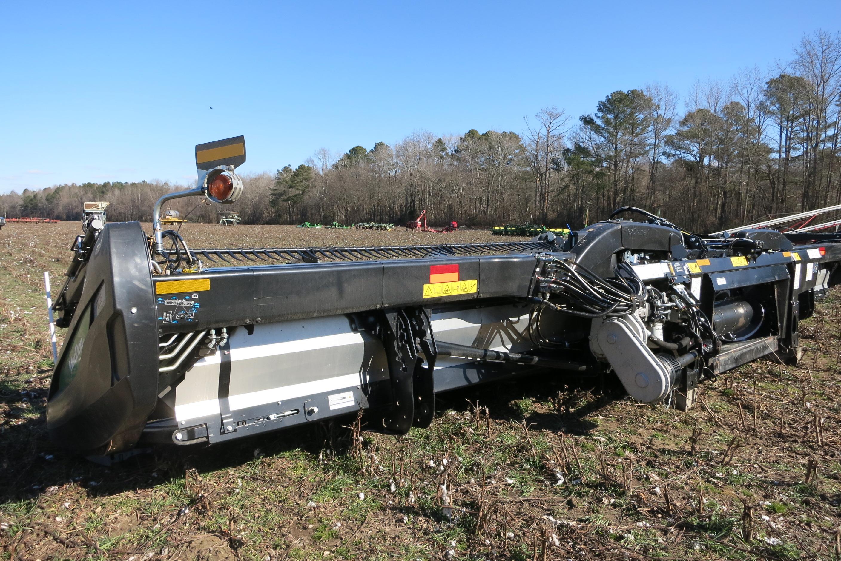 MACDON FD235, 35' DRAPER HEAD, (2023 MODEL LIKE NEW) SN:452834-23