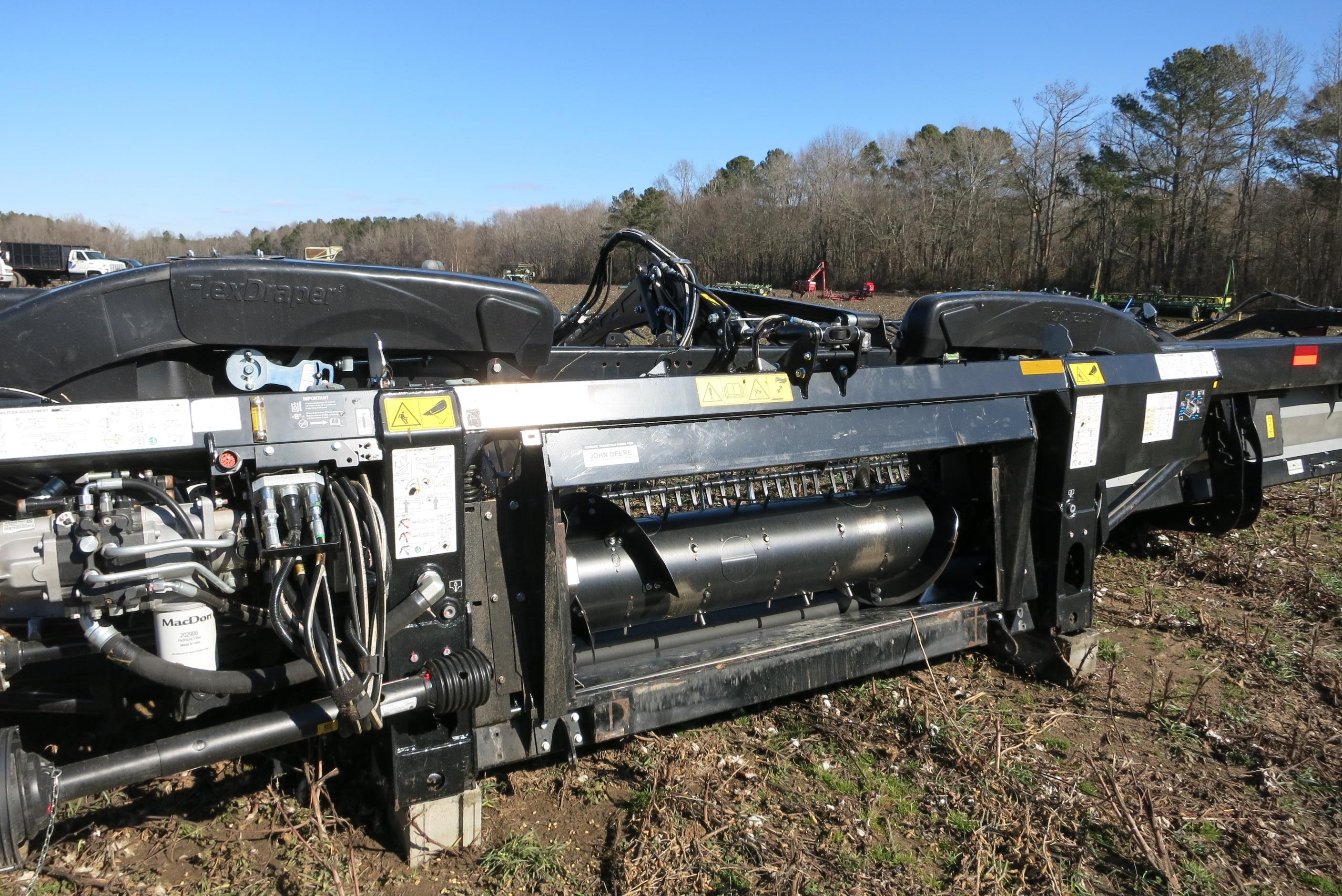 MACDON FD235, 35' DRAPER HEAD, (2023 MODEL LIKE NEW) SN:452834-23