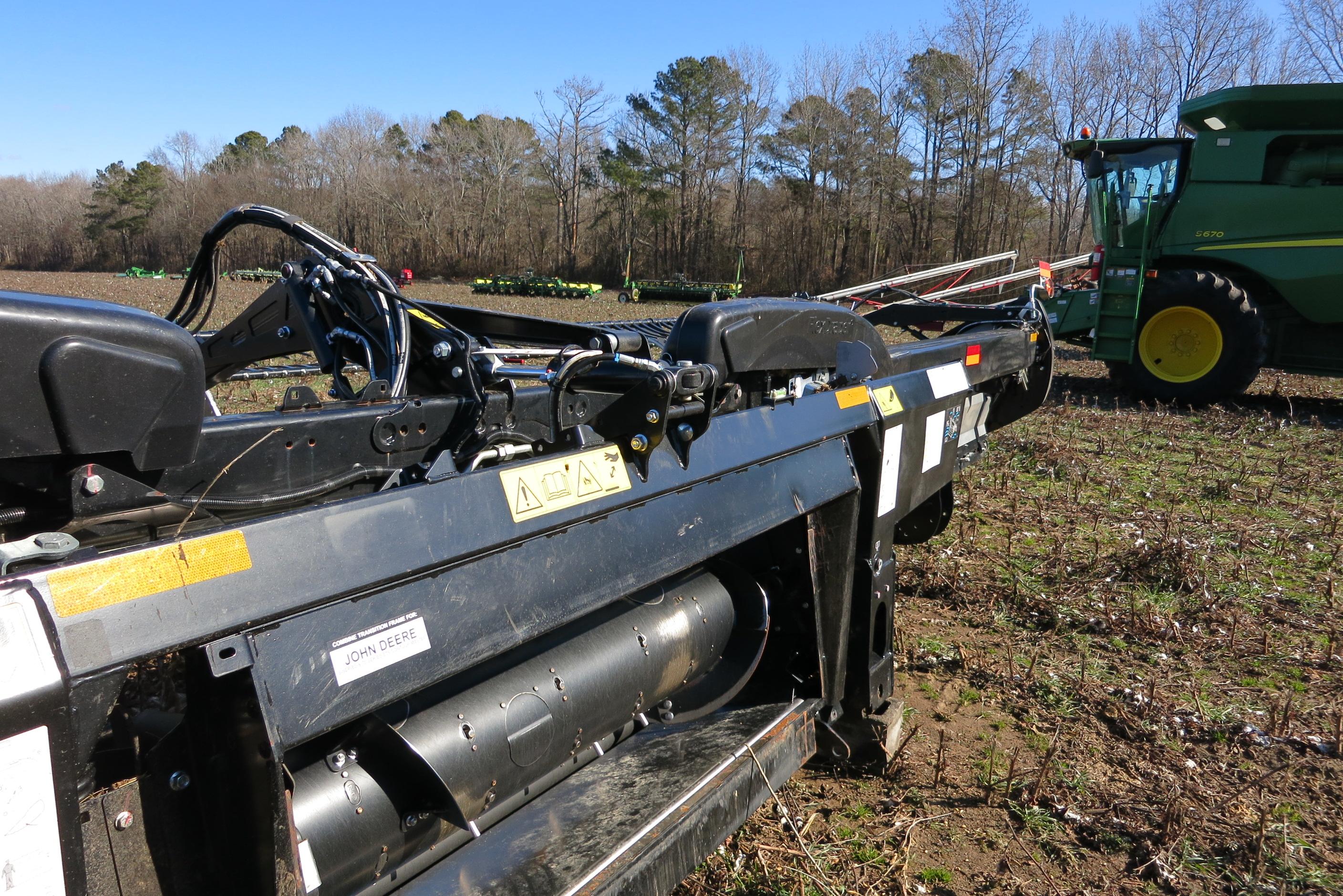 MACDON FD235, 35' DRAPER HEAD, (2023 MODEL LIKE NEW) SN:452834-23