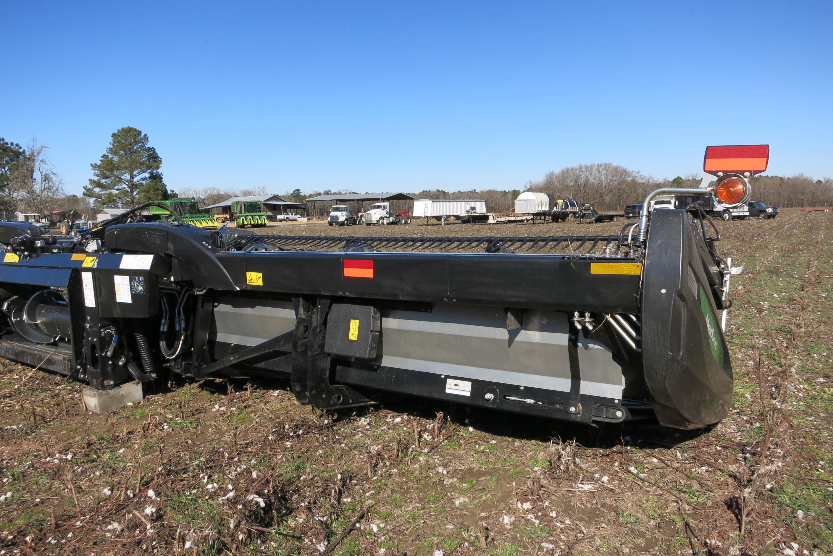 MACDON FD235, 35' DRAPER HEAD, (2023 MODEL LIKE NEW) SN:452834-23