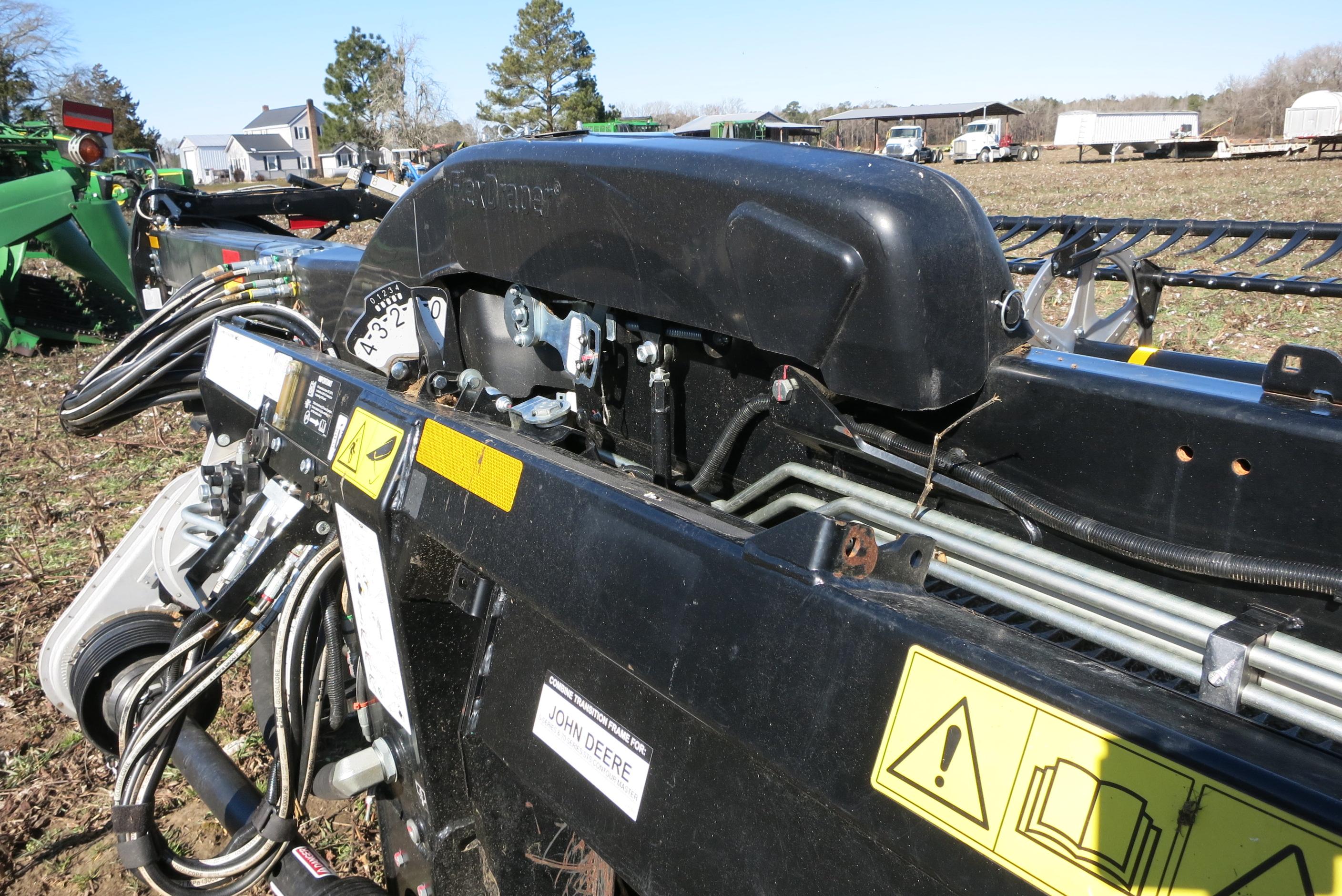 MACDON FD235, 35' DRAPER HEAD, (2023 MODEL LIKE NEW) SN:452834-23