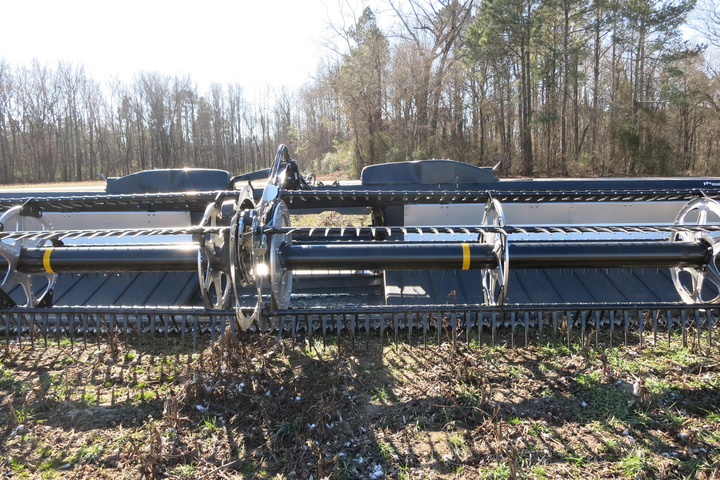 MACDON FD235, 35' DRAPER HEAD, (2023 MODEL LIKE NEW) SN:452834-23