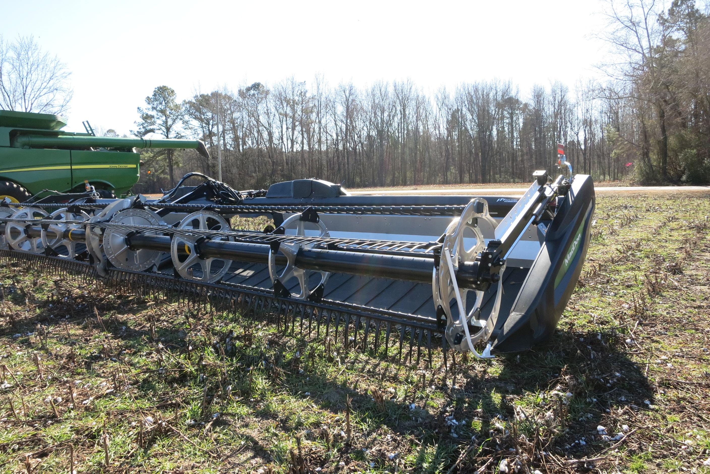 MACDON FD235, 35' DRAPER HEAD, (2023 MODEL LIKE NEW) SN:452834-23