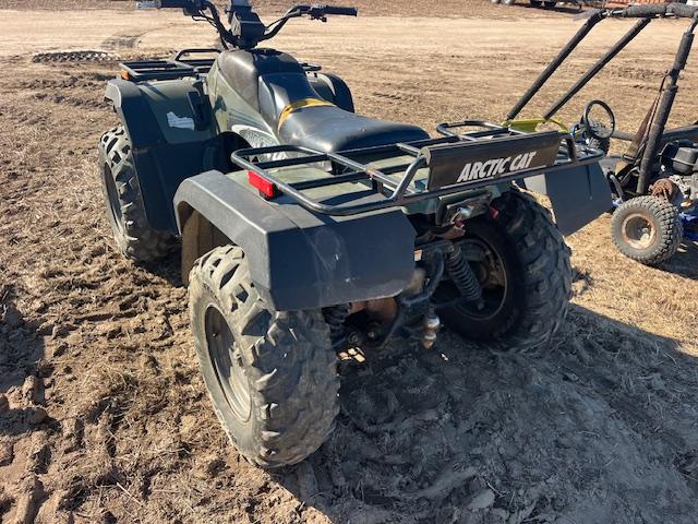 ARTIC CAT 4-WHEELER 4 x 4 577 MILES