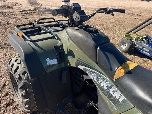 ARTIC CAT 4-WHEELER 4 x 4 577 MILES