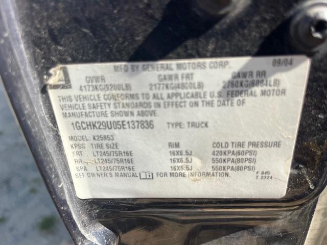 2005 CHEVROLET 2500 4 x 4 GAS  235K MILES