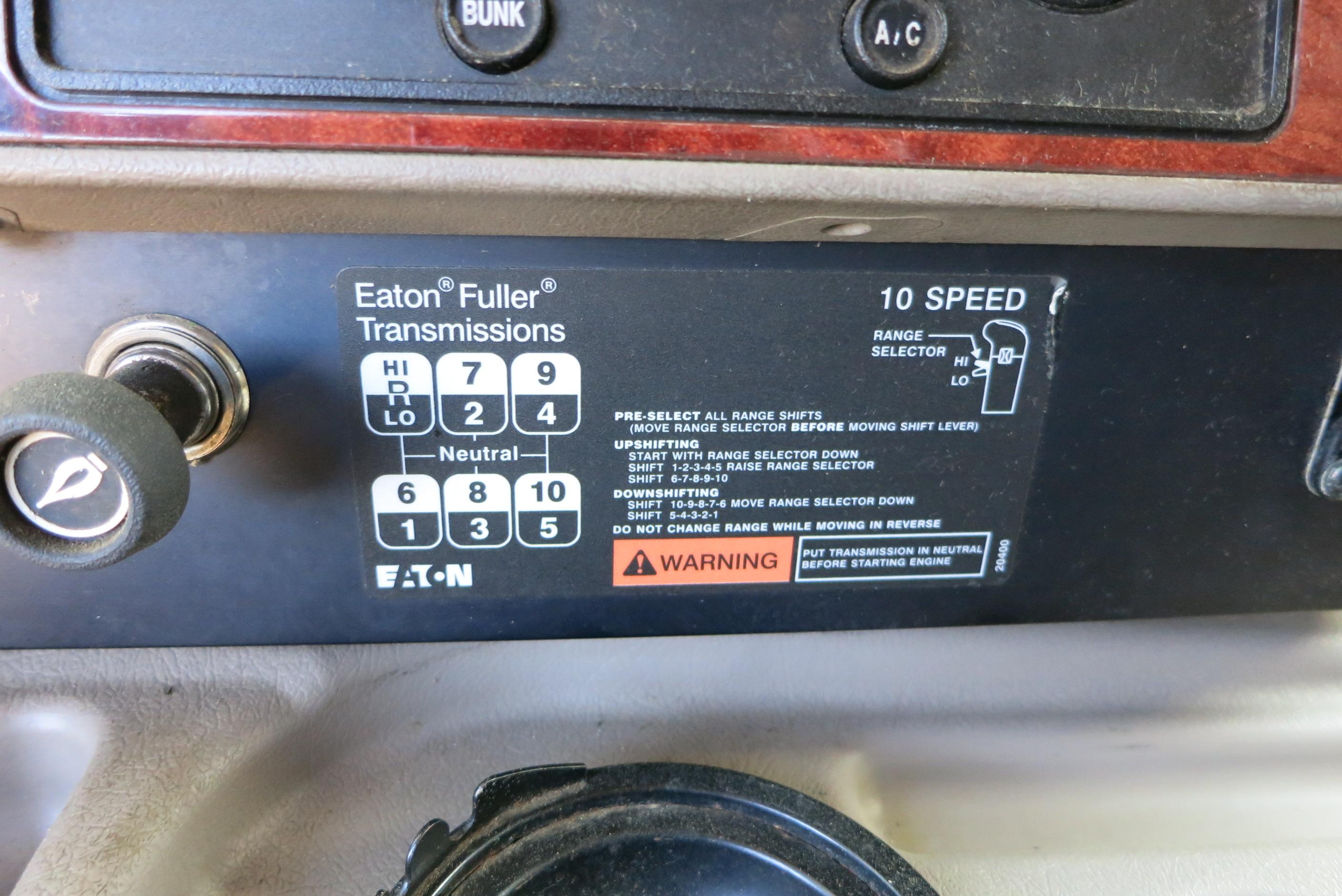2004 IH 9200I ROAD TRACTOR, CUMMINS DSL ENG, SLEEPER, 10 SPD EATON FULLER TRANS, 439,390 MILES