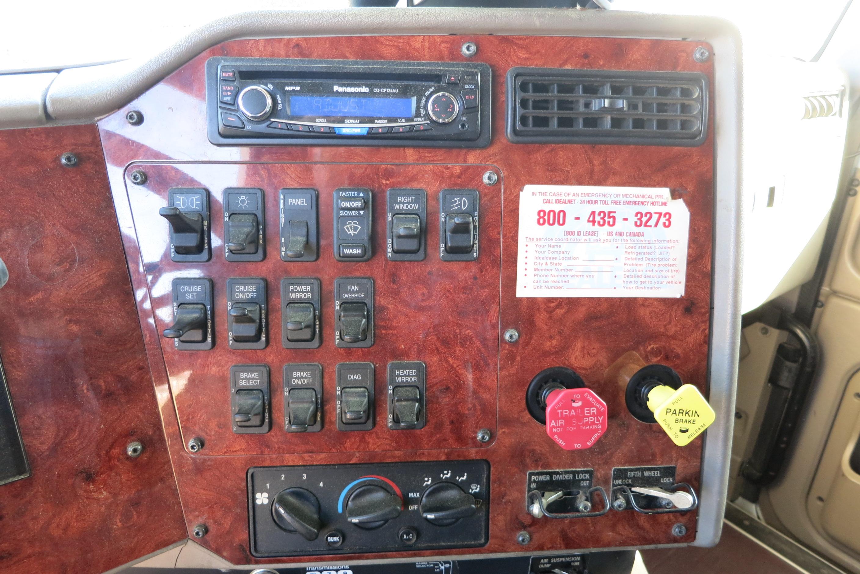 2004 IH 9200I ROAD TRACTOR, CUMMINS DSL ENG, SLEEPER, 10 SPD EATON FULLER TRANS, 439,390 MILES