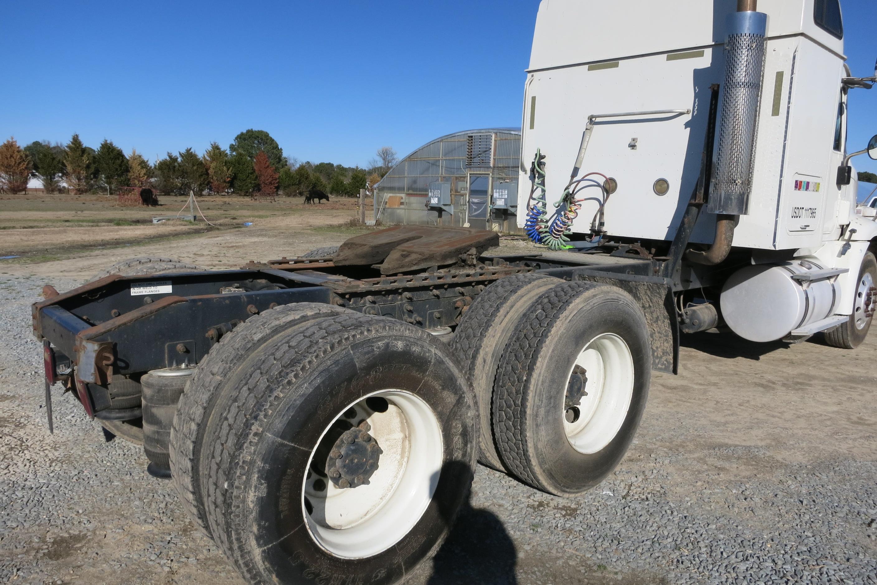 2004 IH 9200I ROAD TRACTOR, CUMMINS DSL ENG, SLEEPER, 10 SPD EATON FULLER TRANS, 439,390 MILES