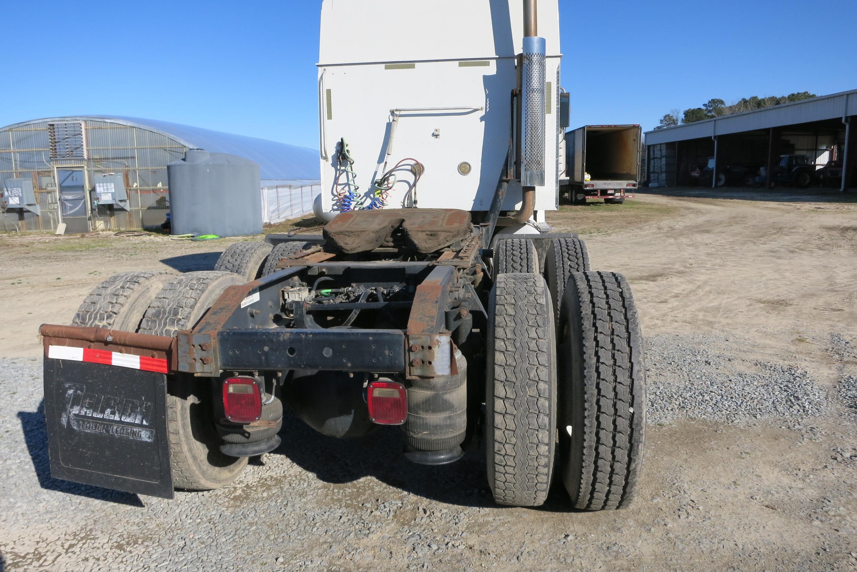 2004 IH 9200I ROAD TRACTOR, CUMMINS DSL ENG, SLEEPER, 10 SPD EATON FULLER TRANS, 439,390 MILES