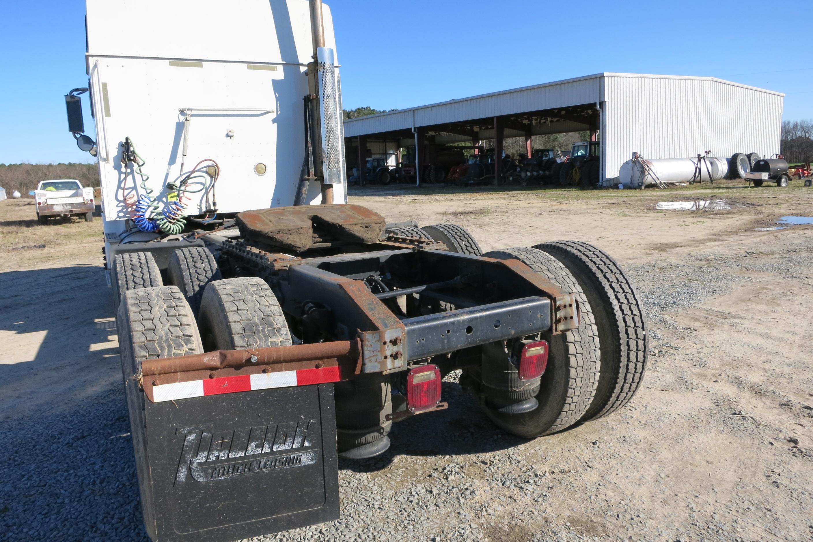 2004 IH 9200I ROAD TRACTOR, CUMMINS DSL ENG, SLEEPER, 10 SPD EATON FULLER TRANS, 439,390 MILES