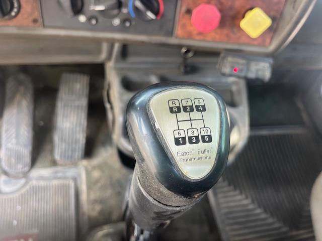 2003 KENWORTH DAY CAB CAT C-12 DSL ENGINE 10-SP EATON FULLER TRANS WETLINE, 402K MILES SHOWING