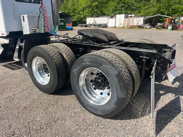2003 KENWORTH DAY CAB CAT C-12 DSL ENGINE 10-SP EATON FULLER TRANS WETLINE, 402K MILES SHOWING