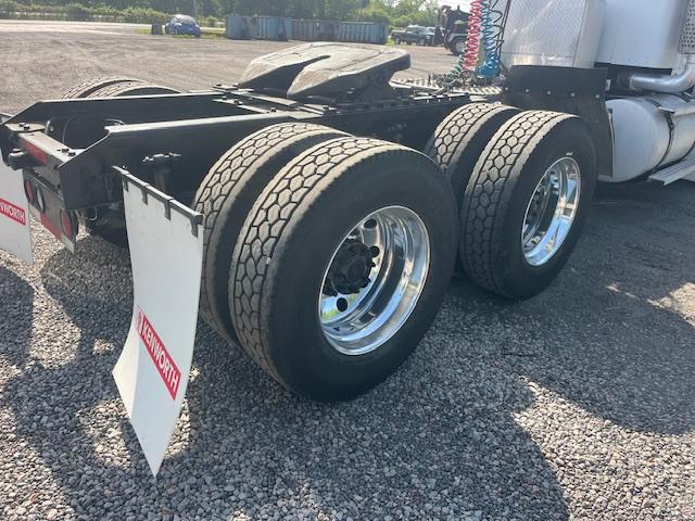2003 KENWORTH DAY CAB CAT C-12 DSL ENGINE 10-SP EATON FULLER TRANS WETLINE, 402K MILES SHOWING