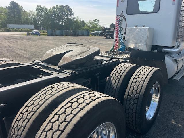 2003 KENWORTH DAY CAB CAT C-12 DSL ENGINE 10-SP EATON FULLER TRANS WETLINE, 402K MILES SHOWING