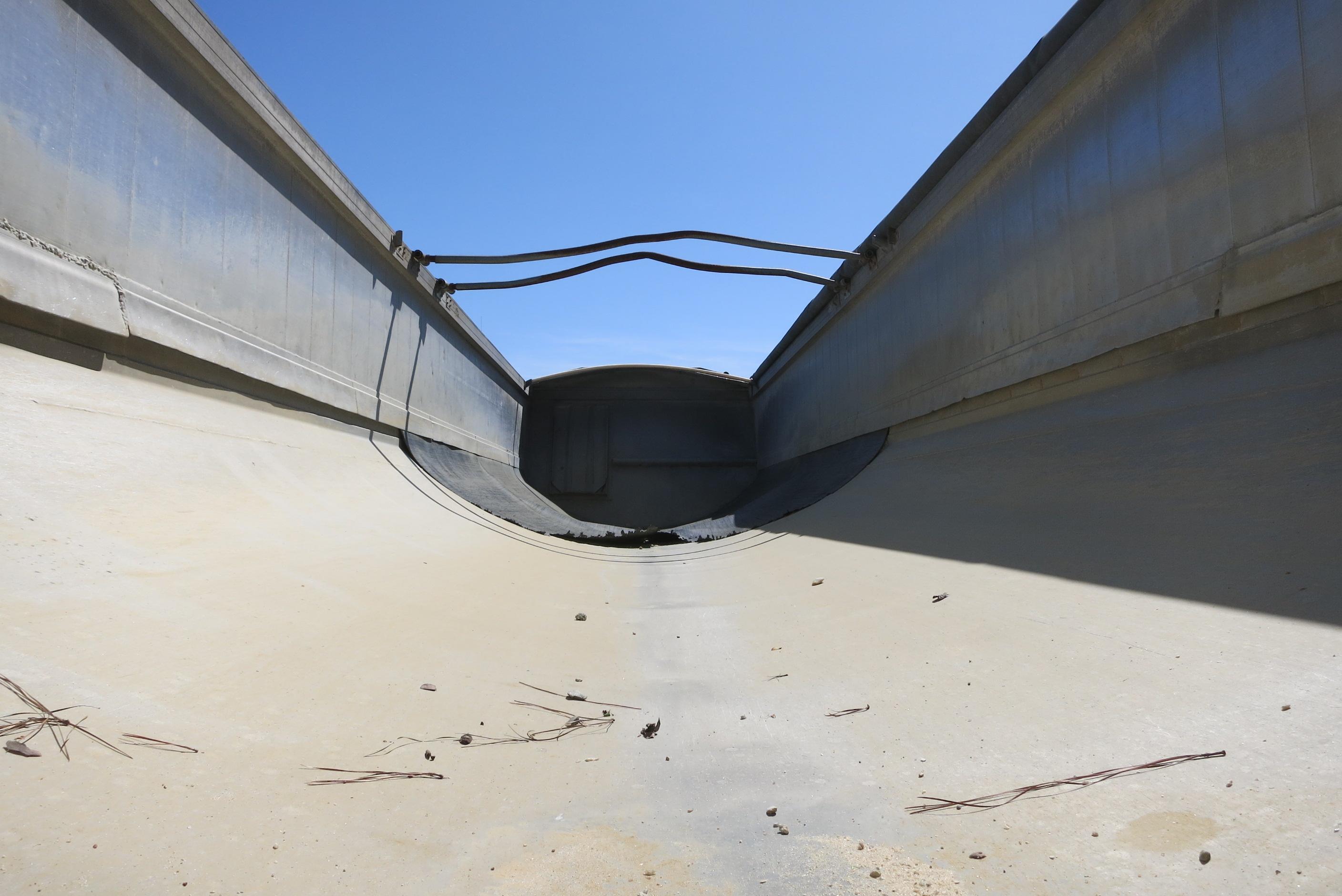 2011 EAST GENESIS HYBRID ALUMINUM FRAMELESS DUMP TRAILER, 34', SPREAD AXLE, ROLLOVER COVER