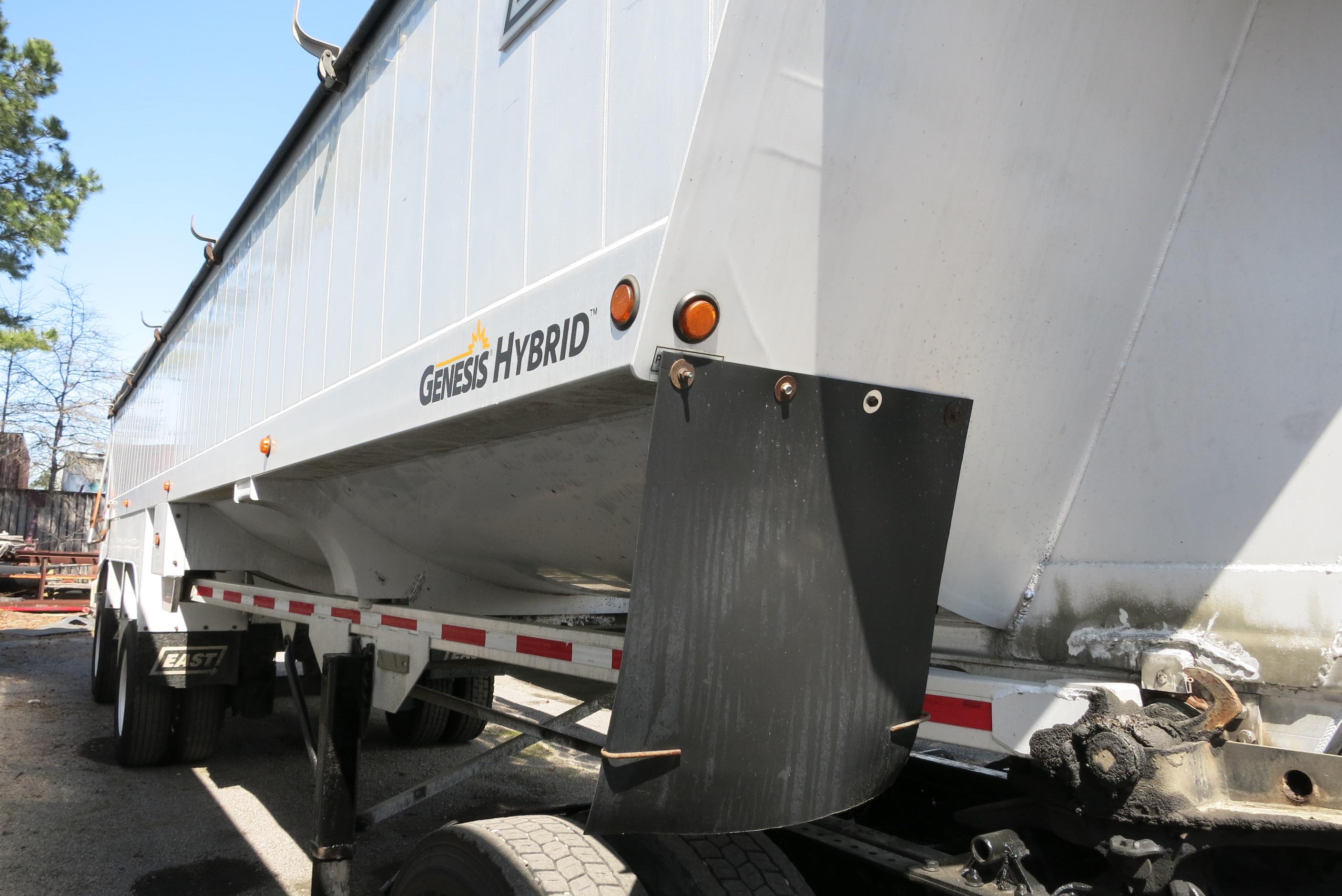 2011 EAST GENESIS HYBRID ALUMINUM FRAMELESS DUMP TRAILER, 34', SPREAD AXLE, ROLLOVER COVER