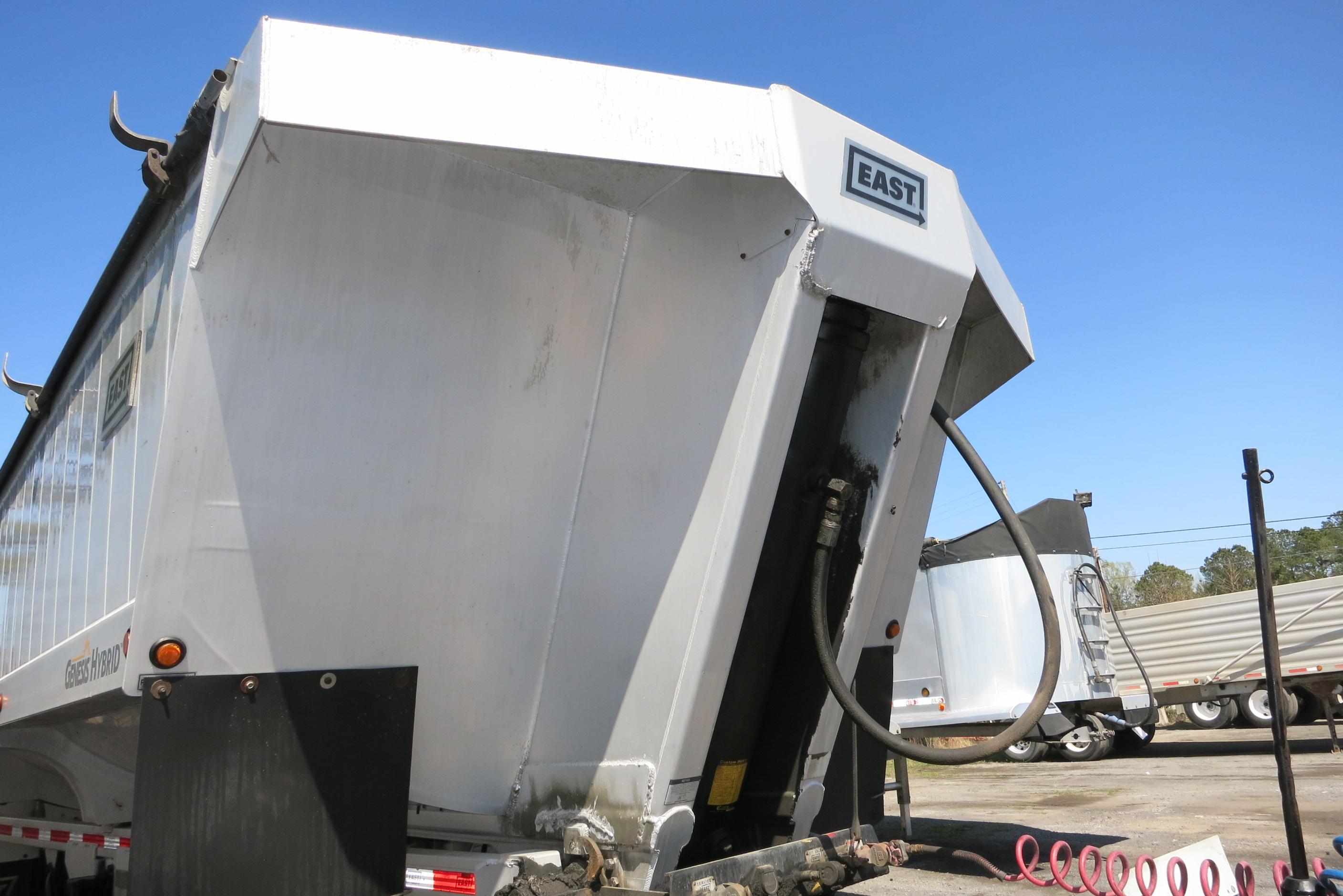 2011 EAST GENESIS HYBRID ALUMINUM FRAMELESS DUMP TRAILER, 34', SPREAD AXLE, ROLLOVER COVER