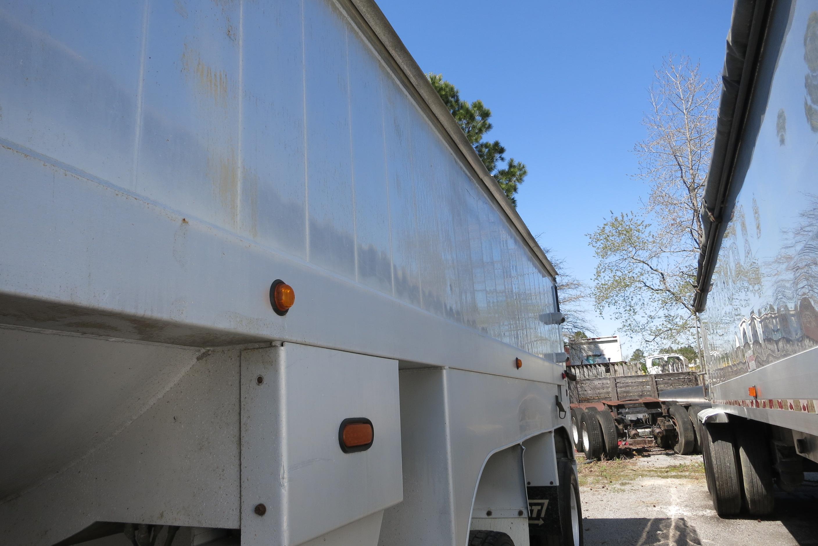 2011 EAST GENESIS HYBRID ALUMINUM FRAMELESS DUMP TRAILER, 34', SPREAD AXLE, ROLLOVER COVER