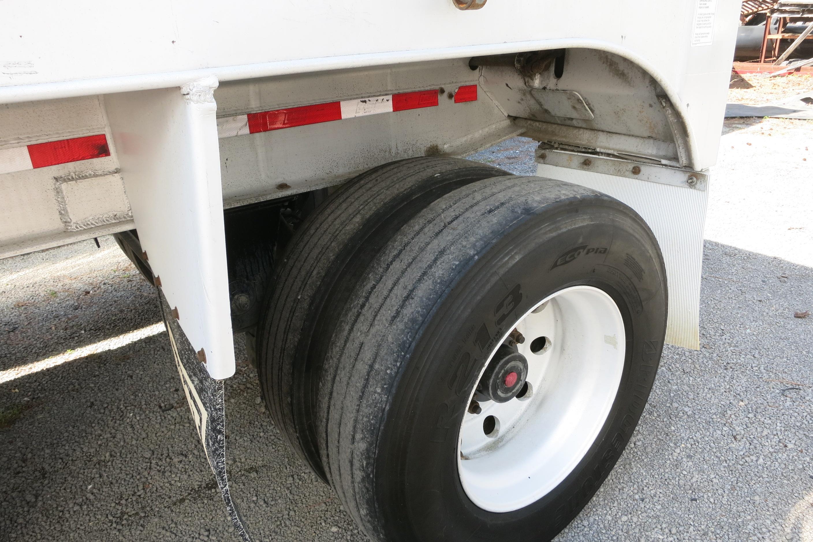2011 EAST GENESIS HYBRID ALUMINUM FRAMELESS DUMP TRAILER, 34', SPREAD AXLE, ROLLOVER COVER