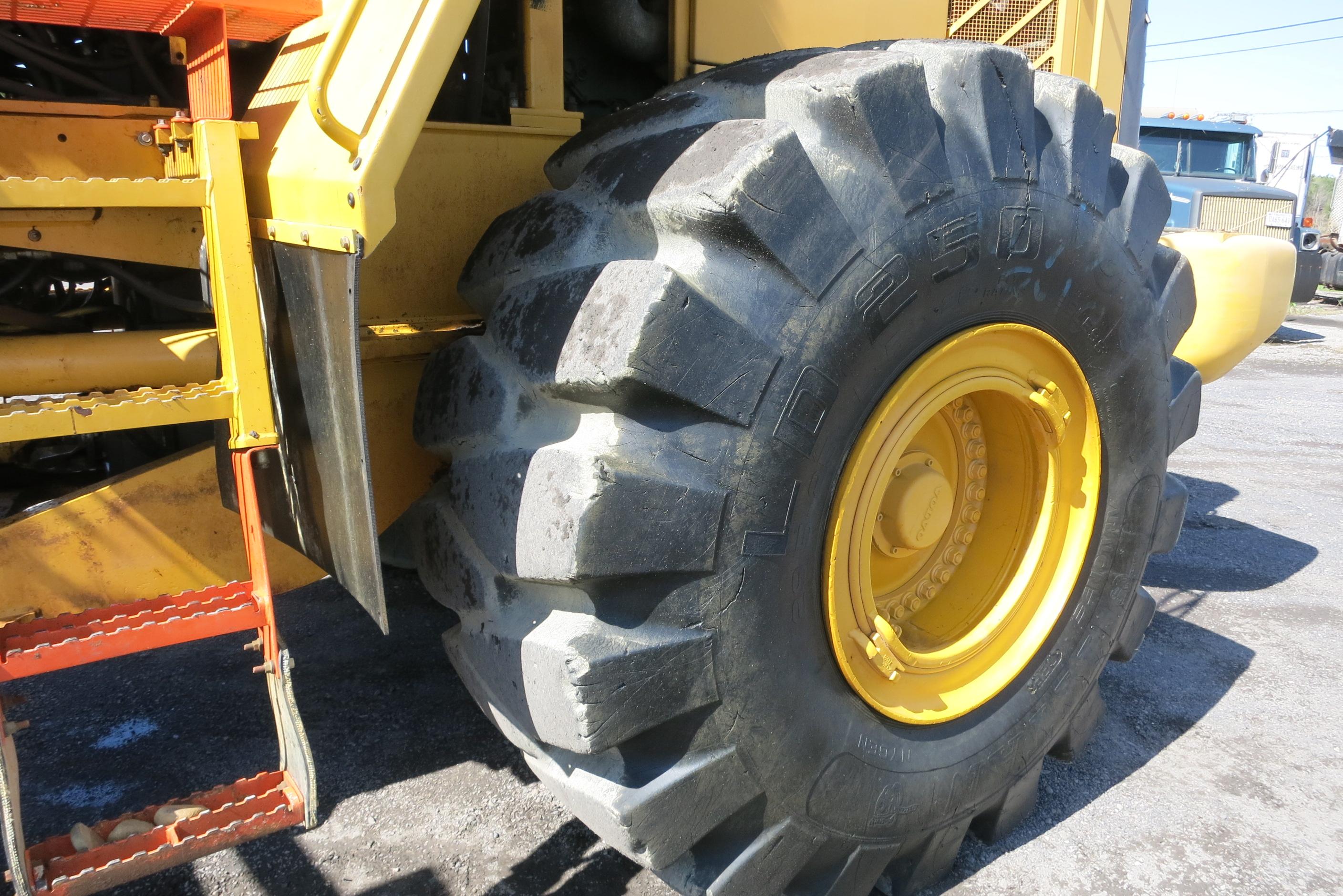 VOLVO L220E LOADER ARTICULATING, VOLVO DSL, POWERSHIFT TRANS, CAB, A/C, LOAD RITE L2180 SCALES, APPR