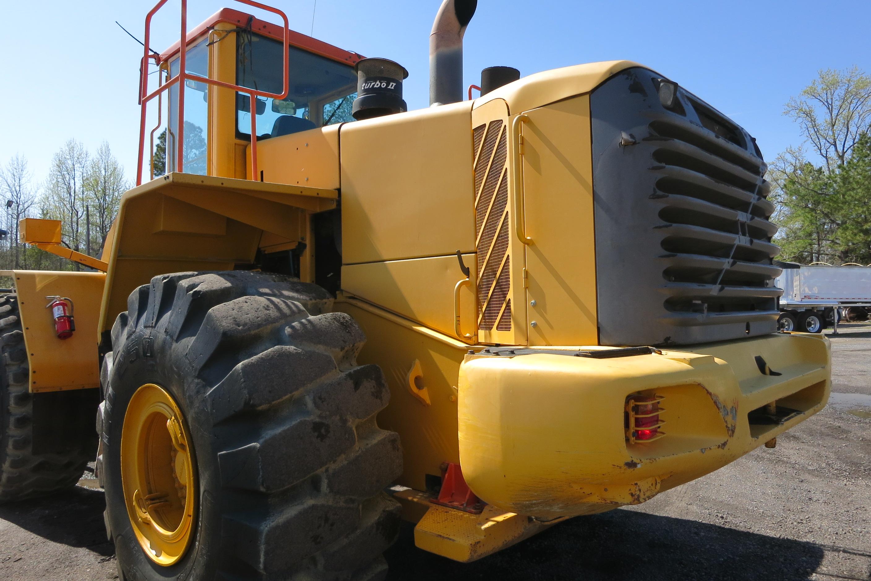VOLVO L220E LOADER ARTICULATING, VOLVO DSL, POWERSHIFT TRANS, CAB, A/C, LOAD RITE L2180 SCALES, APPR