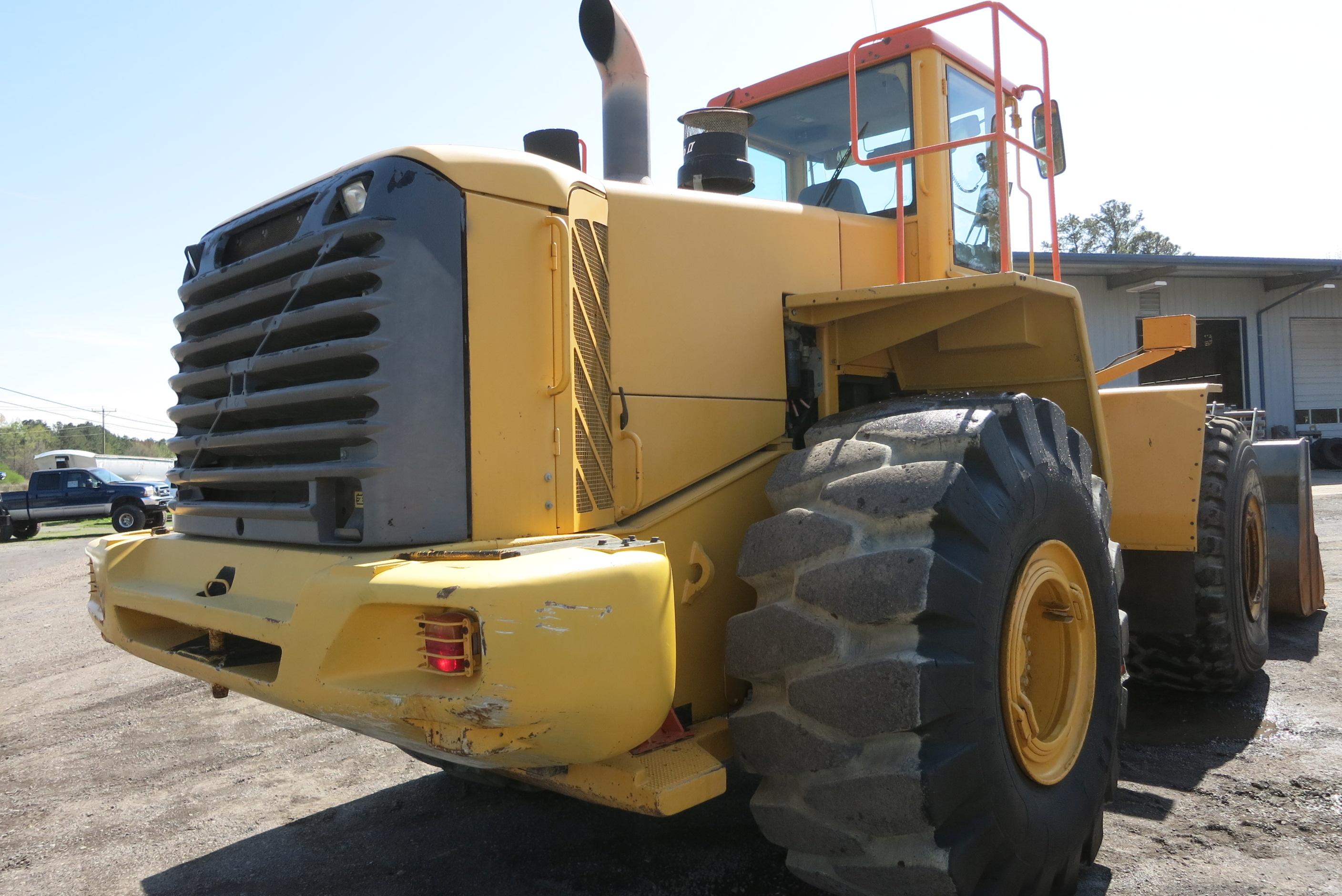 VOLVO L220E LOADER ARTICULATING, VOLVO DSL, POWERSHIFT TRANS, CAB, A/C, LOAD RITE L2180 SCALES, APPR