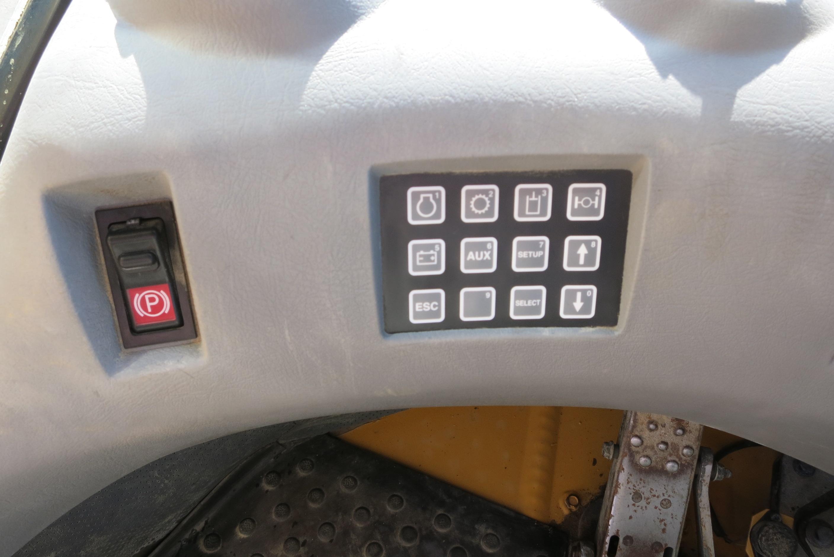 VOLVO L220E LOADER ARTICULATING, VOLVO DSL, POWERSHIFT TRANS, CAB, A/C, LOAD RITE L2180 SCALES, APPR
