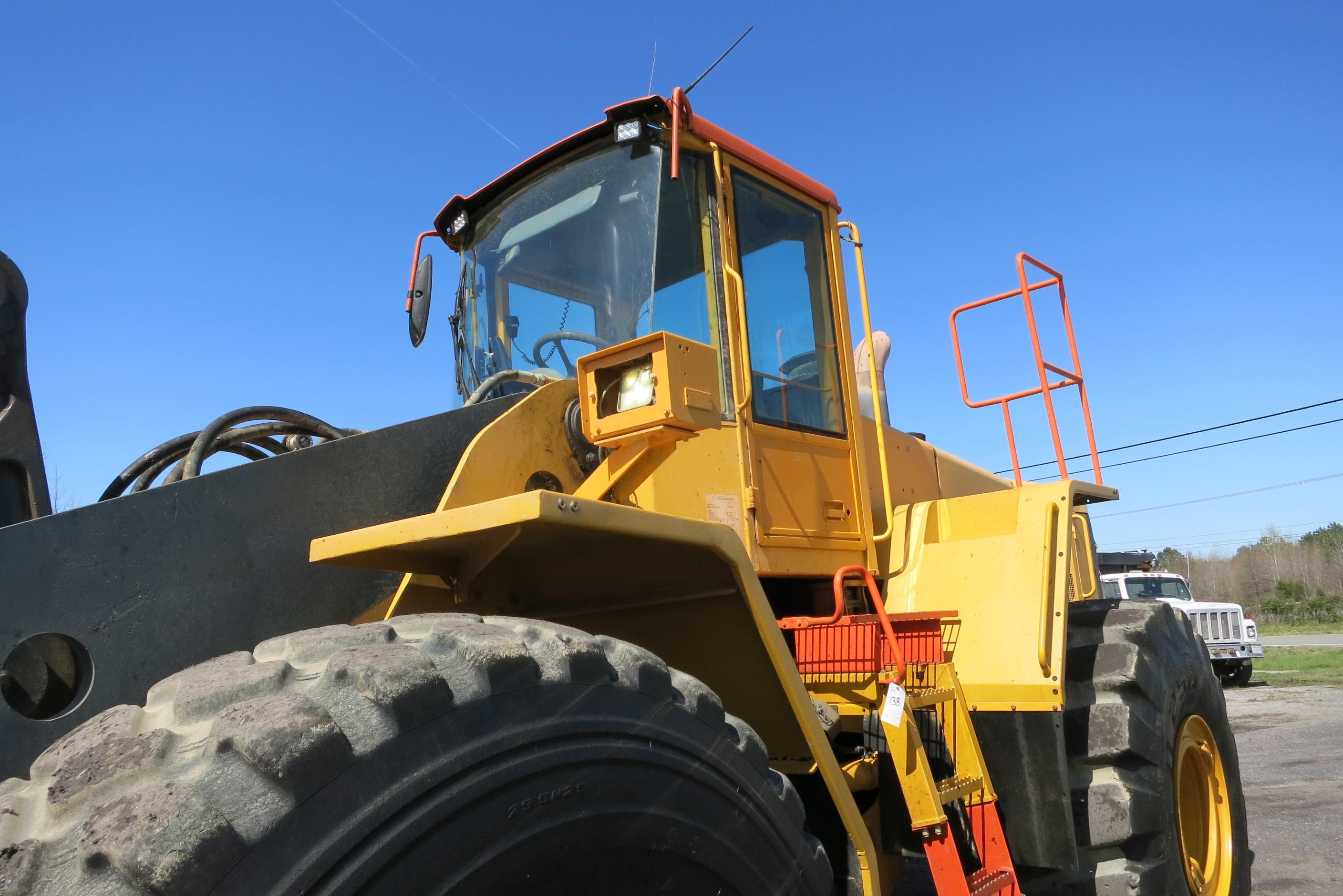 VOLVO L220E LOADER ARTICULATING, VOLVO DSL, POWERSHIFT TRANS, CAB, A/C, LOAD RITE L2180 SCALES, APPR