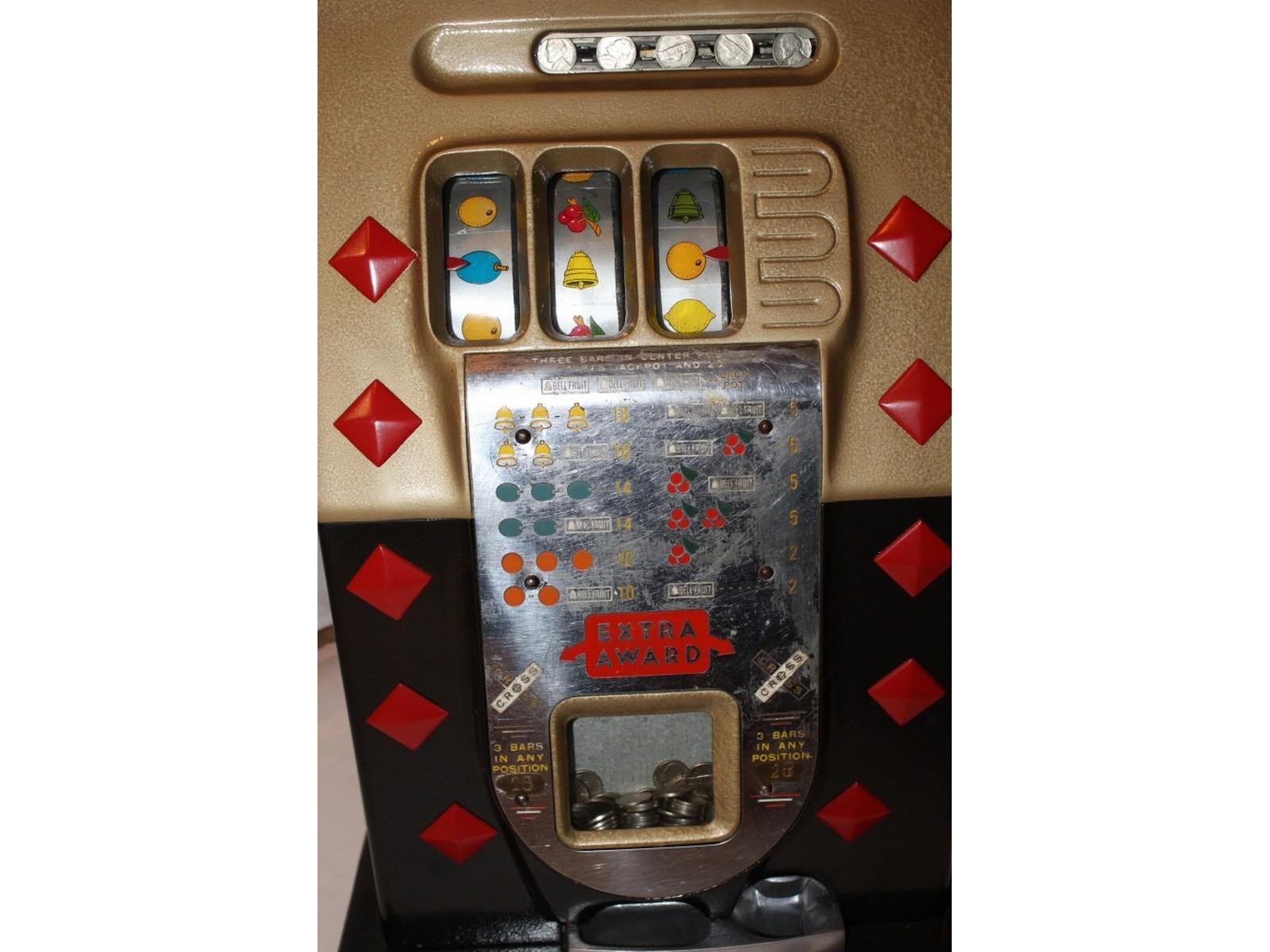 1940's Mills Diamond Front Slot Machine 5