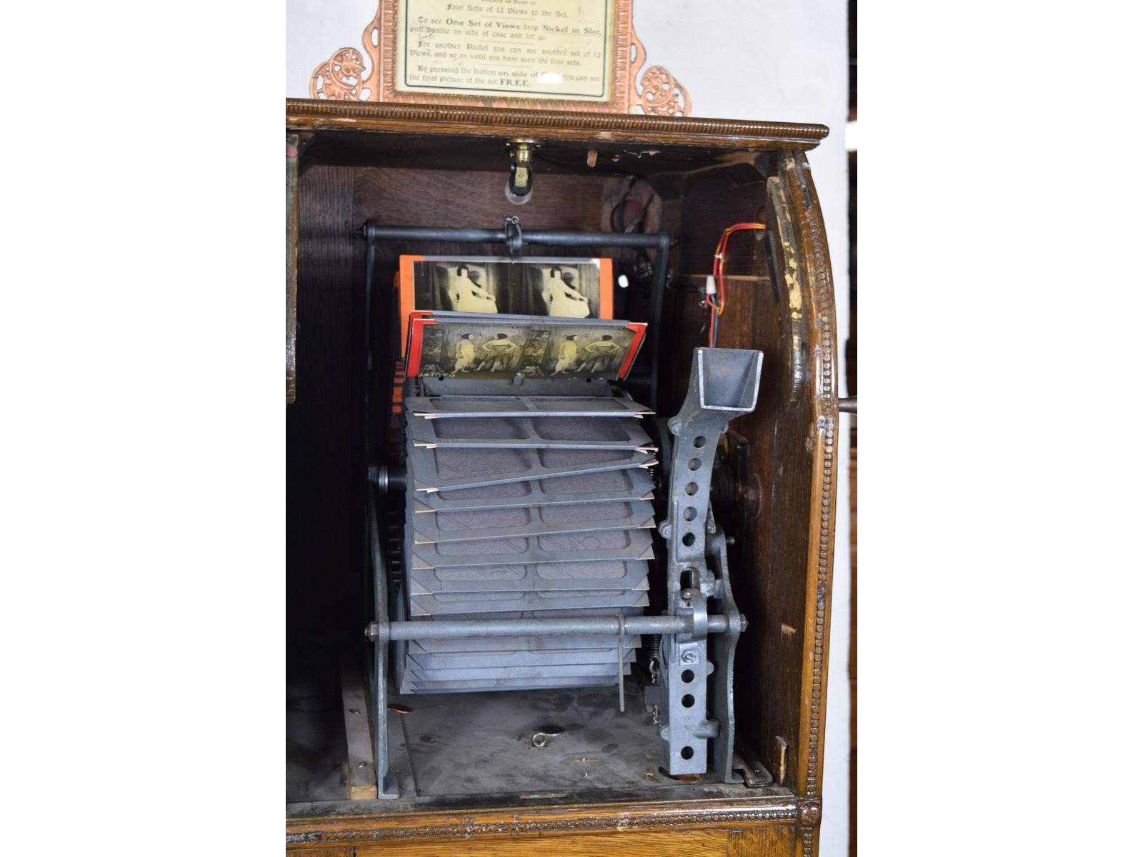 Antique Coin Op Quartoscope 5¢ Arcade Mutoscope