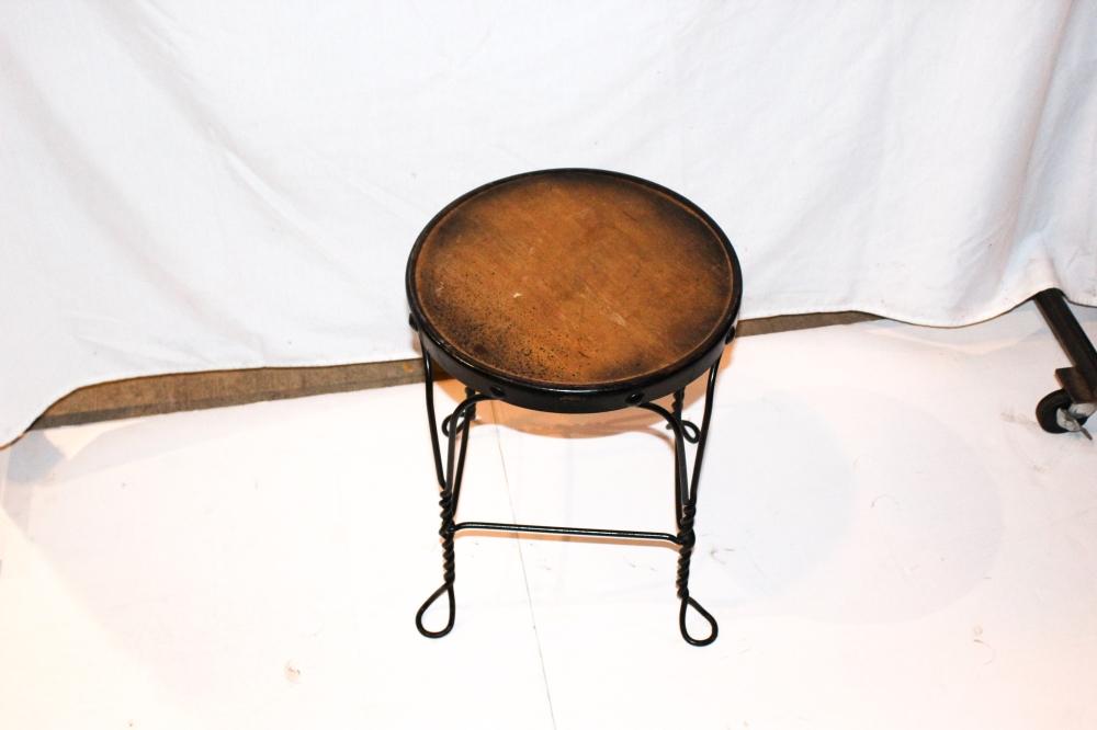 Ice Cream Parlor Style Chairs (4)
