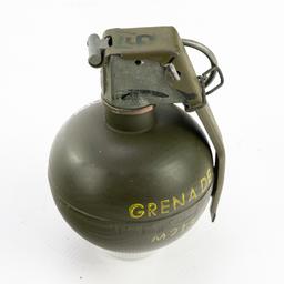 Vietnam-Era US M67 HE Grenade W/Can & Jungle Clip