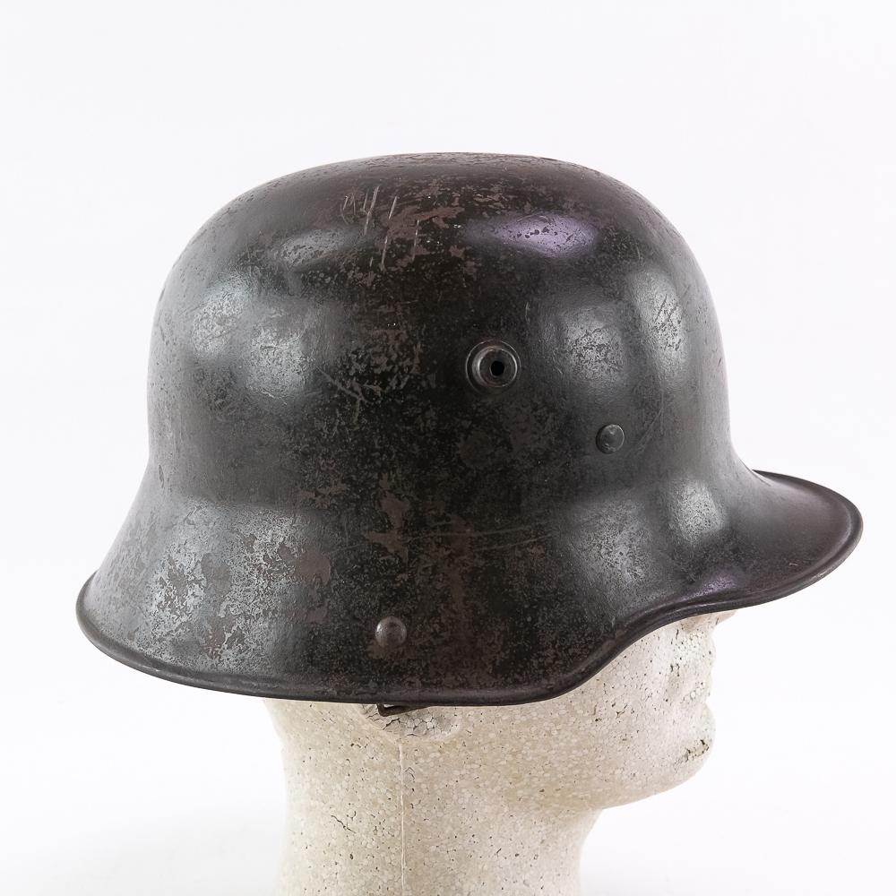 WWI German M-16 Combat Helmet W/ Liner