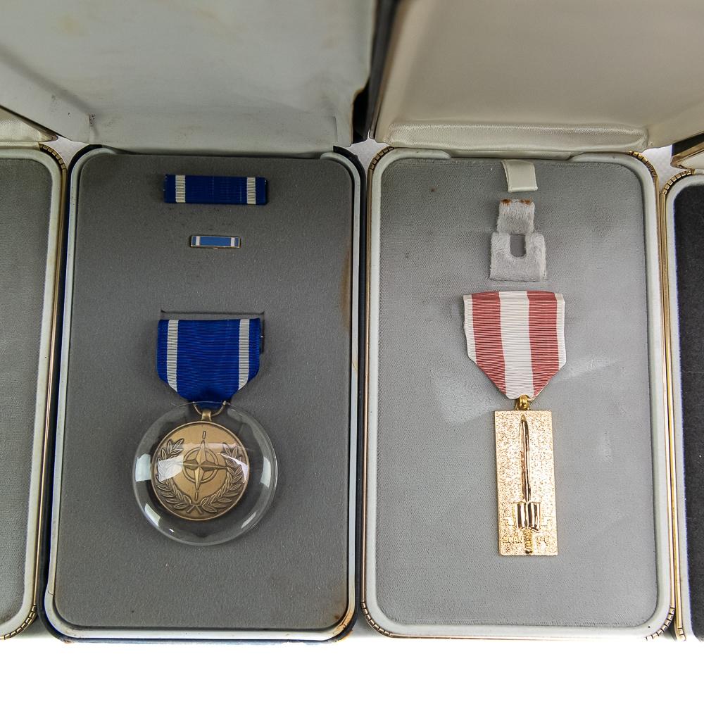 US Cased Medal Lot-RVN Vietnam USCG China (25)