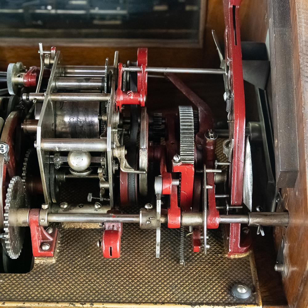 Regina Hexaphone Coin Op Cylinder Phonograph