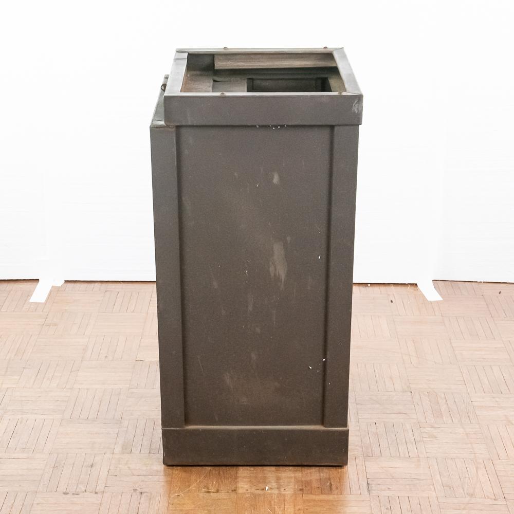 Metal, Locking Slot Machine Stand