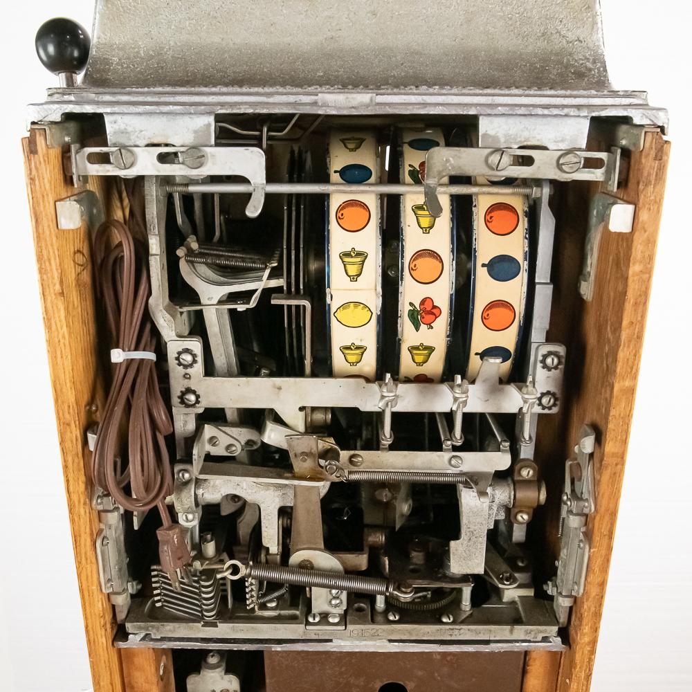 Jennings 10 Cent Export Chief Slot Machine