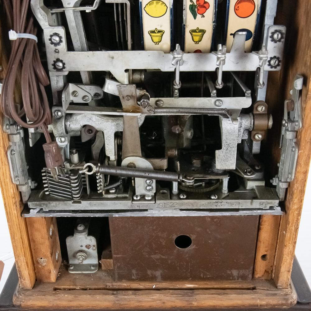 Jennings 10 Cent Export Chief Slot Machine