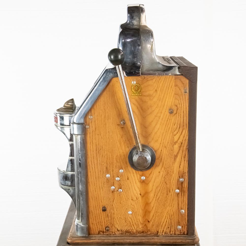 Jennings 10 Cent Export Chief Slot Machine