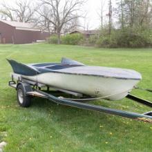 *"Bat Boat" 14'6" Fiberglass Outboard 1950's Boat